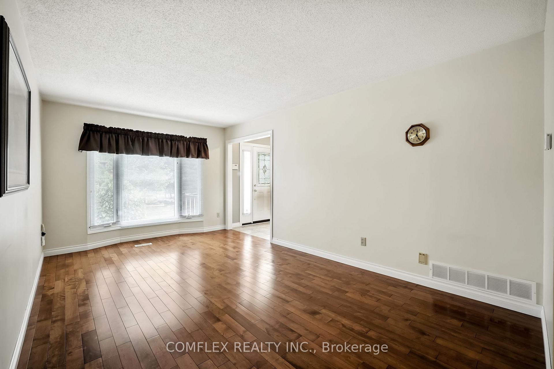 Photo 10 of 38 Barley Mill Crescent, Clarington, Bowmanville — HOMEH
