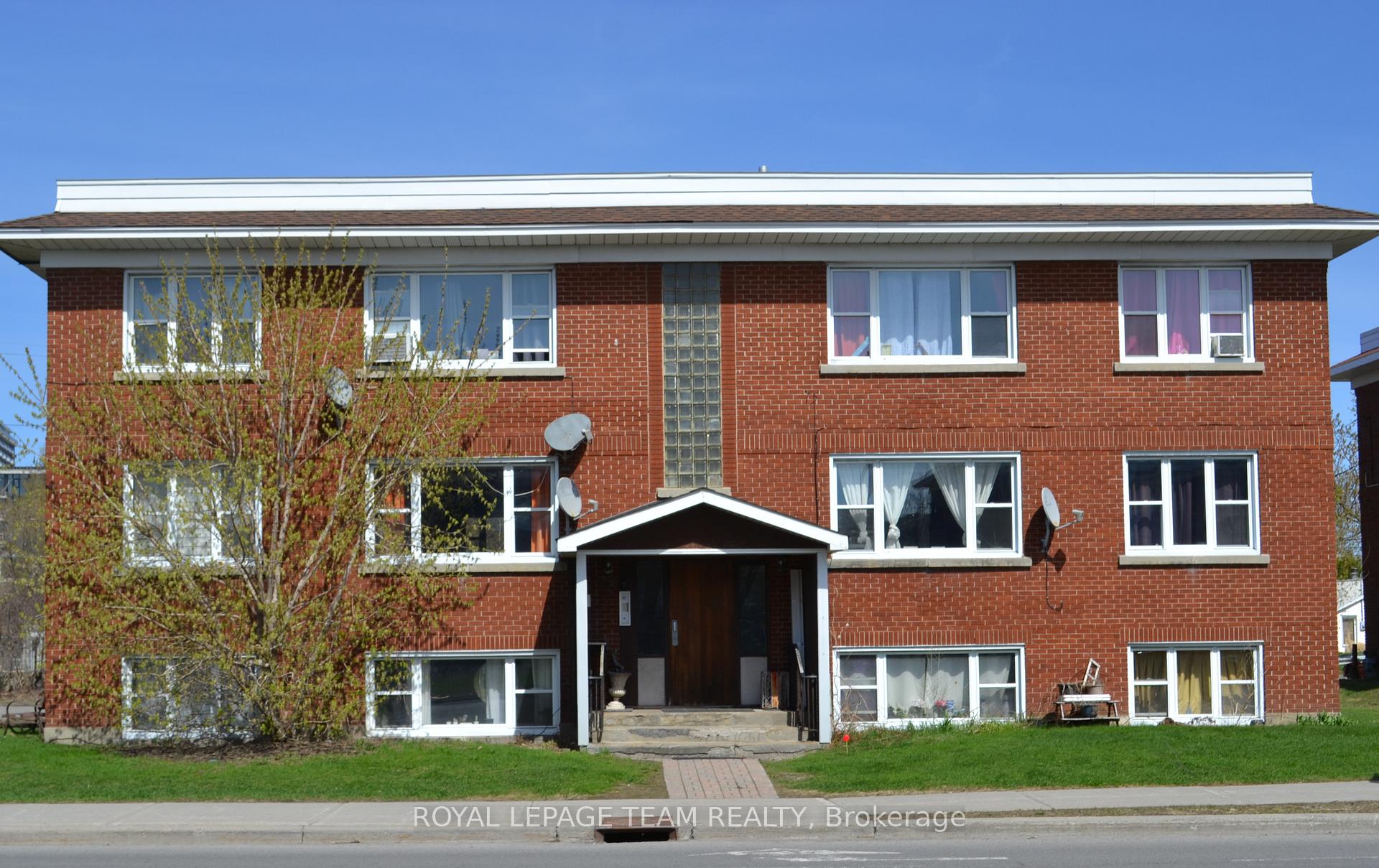 Photo 1 of 831 Kirkwood Avenue, Ottawa, Carlington — HOMEH