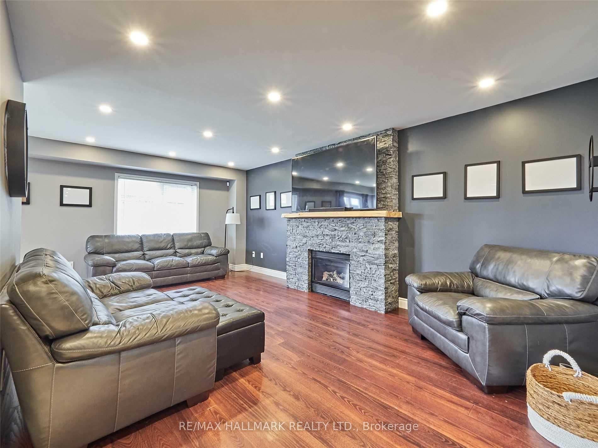 Photo 5 of 150 Bannister Street, Clarington, Bowmanville — HOMEH