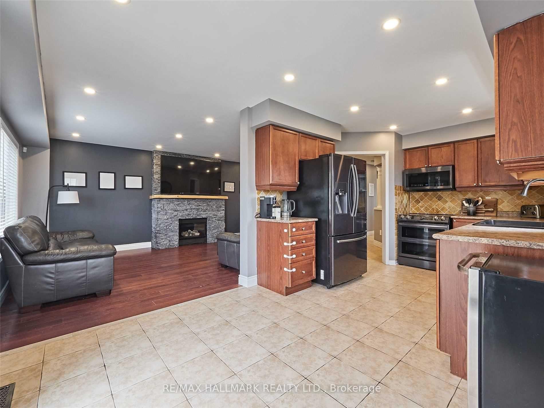 Photo 7 of 150 Bannister Street, Clarington, Bowmanville — HOMEH