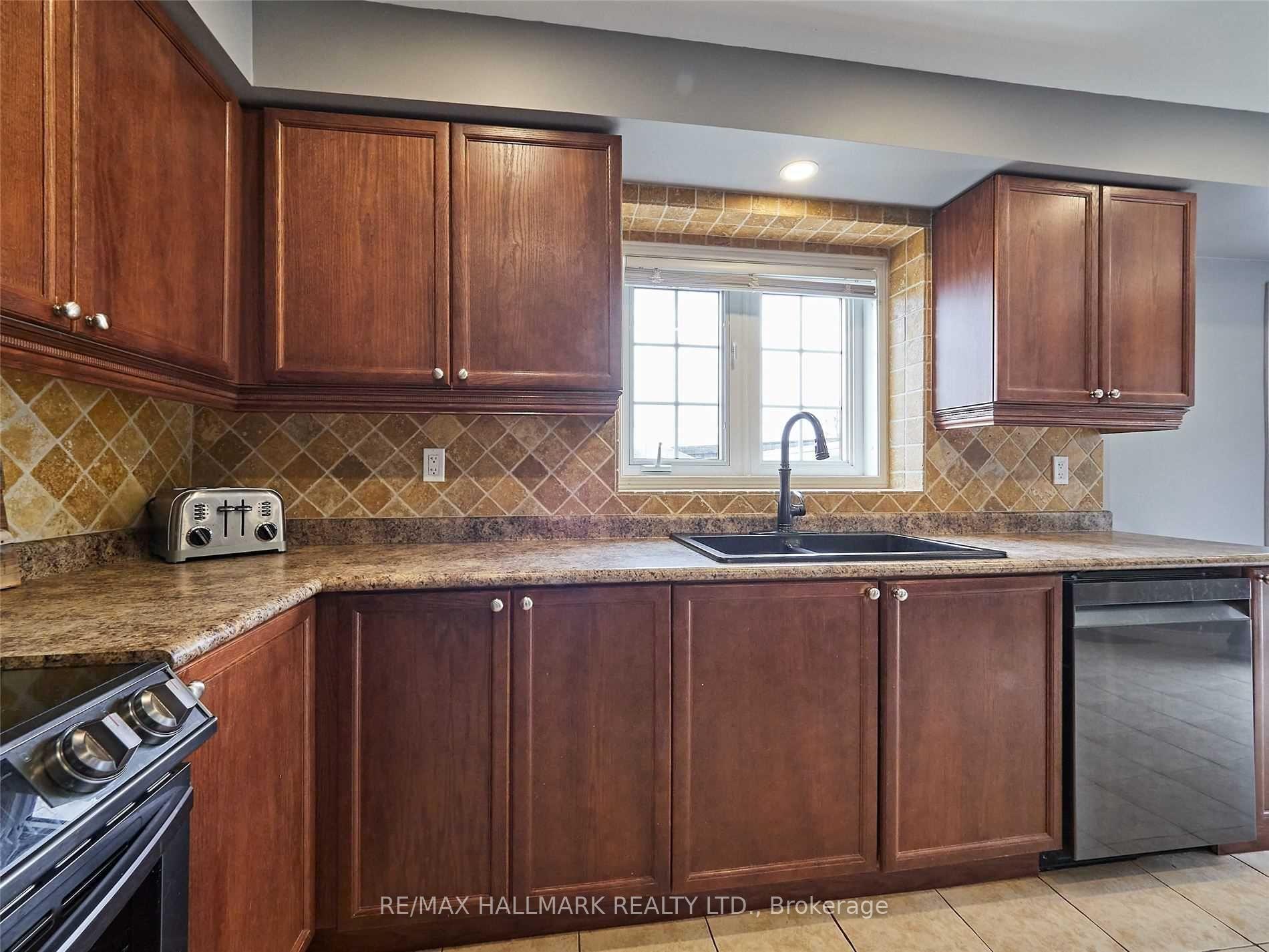 Photo 8 of 150 Bannister Street, Clarington, Bowmanville — HOMEH