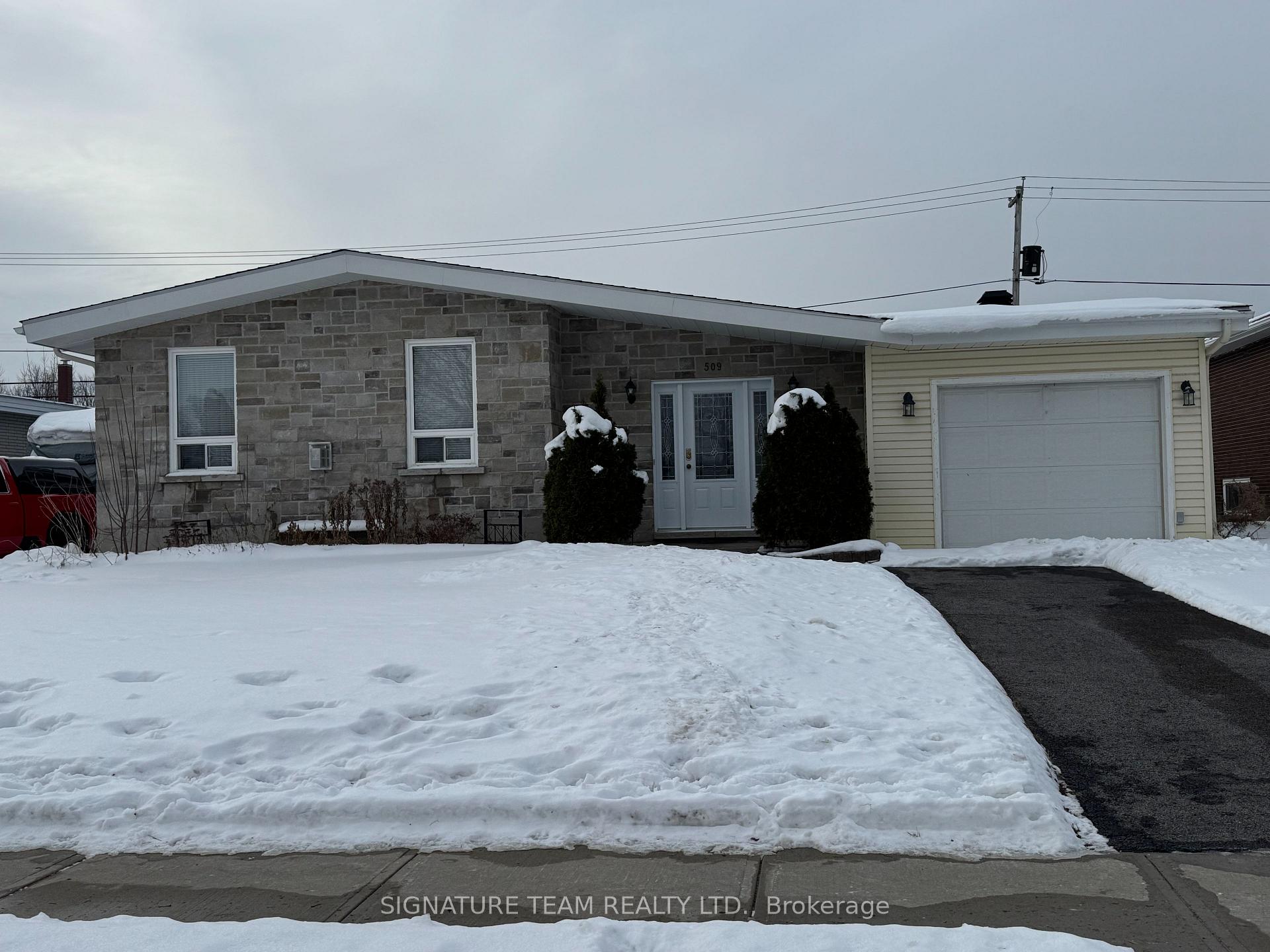 Photo 1 of 509 Anderson Drive, Cornwall — HOMEH
