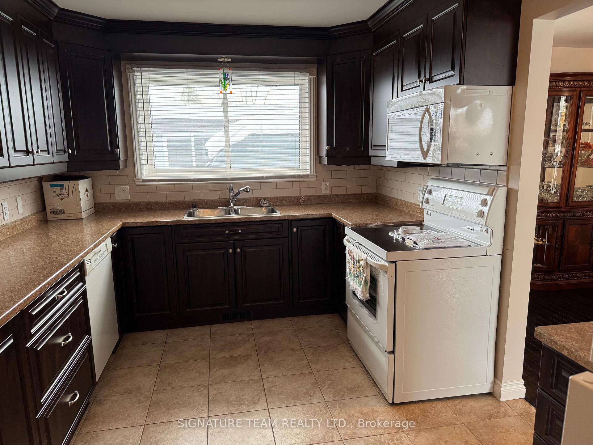 Photo 6 of 509 Anderson Drive, Cornwall — HOMEH