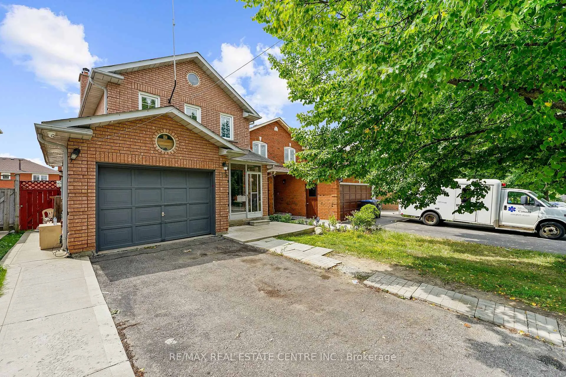 Photo 3 of 75 Michigan Avenue, Brampton, Fletcher's Creek South — HOMEH