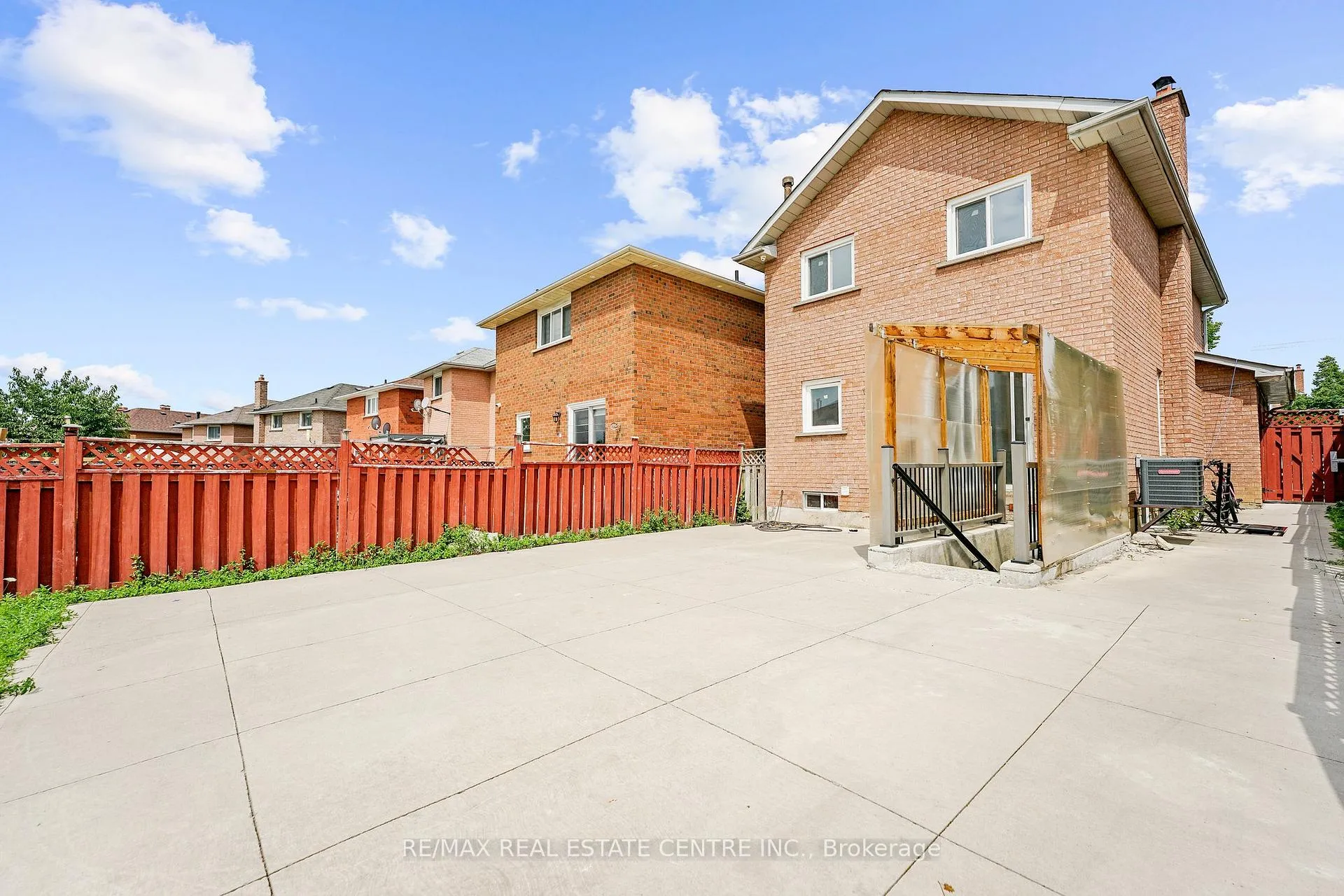 Photo 32 of 75 Michigan Avenue, Brampton, Fletcher's Creek South — HOMEH