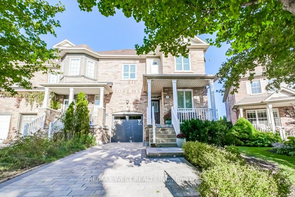 Photo 1 of 31 Watkins Glen Crescent, Aurora, Bayview Wellington — HOMEH