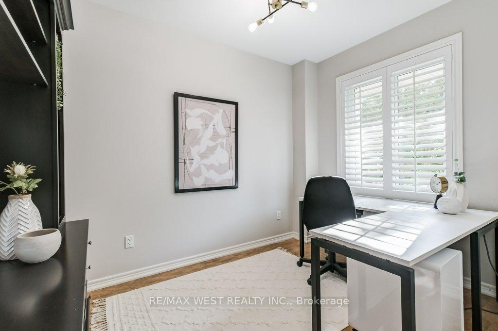 Photo 5 of 31 Watkins Glen Crescent, Aurora, Bayview Wellington — HOMEH