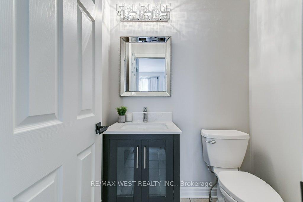 Photo 22 of 31 Watkins Glen Crescent, Aurora, Bayview Wellington — HOMEH