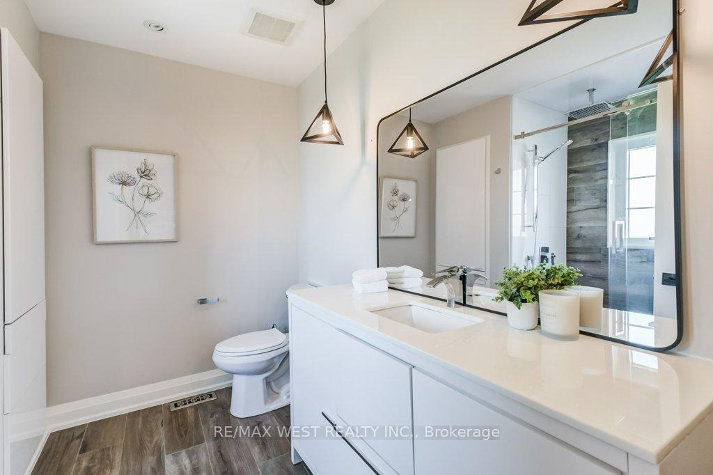 Photo 26 of 31 Watkins Glen Crescent, Aurora, Bayview Wellington — HOMEH