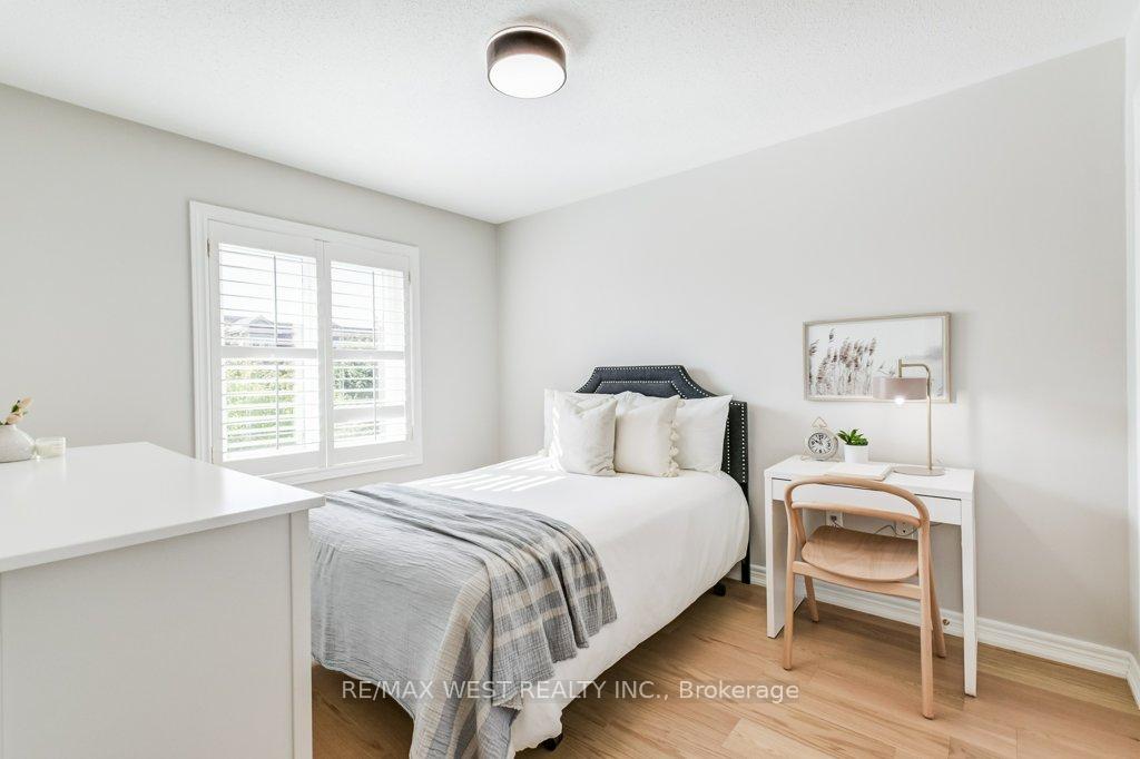 Photo 30 of 31 Watkins Glen Crescent, Aurora, Bayview Wellington — HOMEH