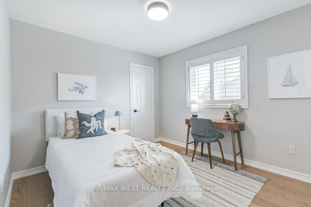 Photo 29 of 31 Watkins Glen Crescent, Aurora, Bayview Wellington — HOMEH