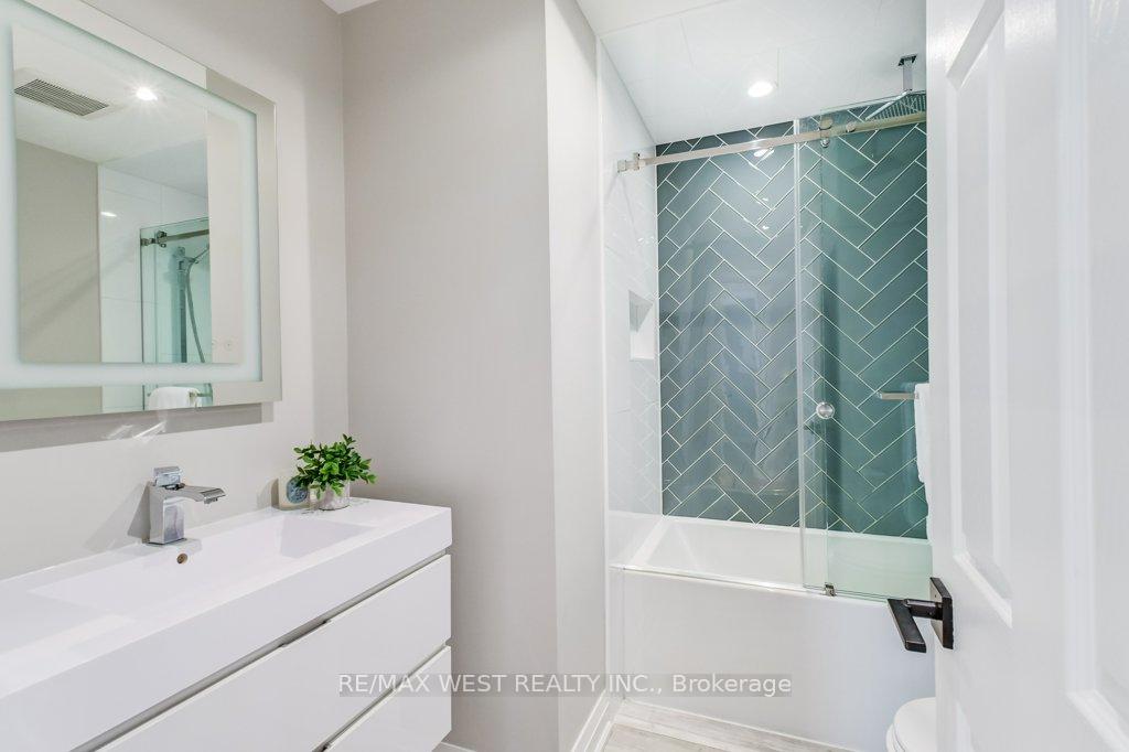 Photo 31 of 31 Watkins Glen Crescent, Aurora, Bayview Wellington — HOMEH