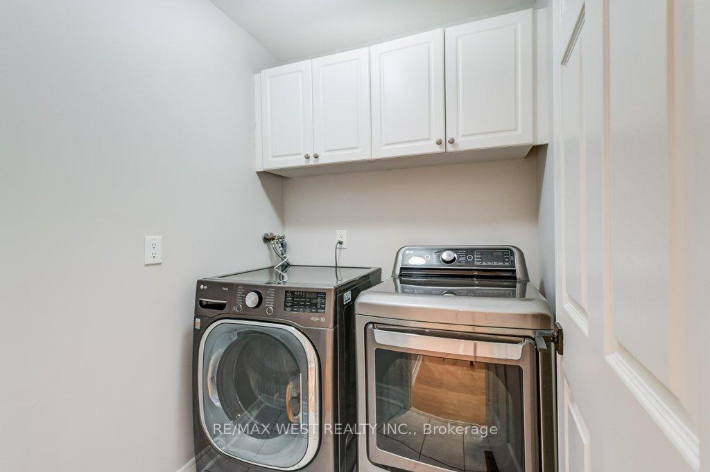 Photo 32 of 31 Watkins Glen Crescent, Aurora, Bayview Wellington — HOMEH