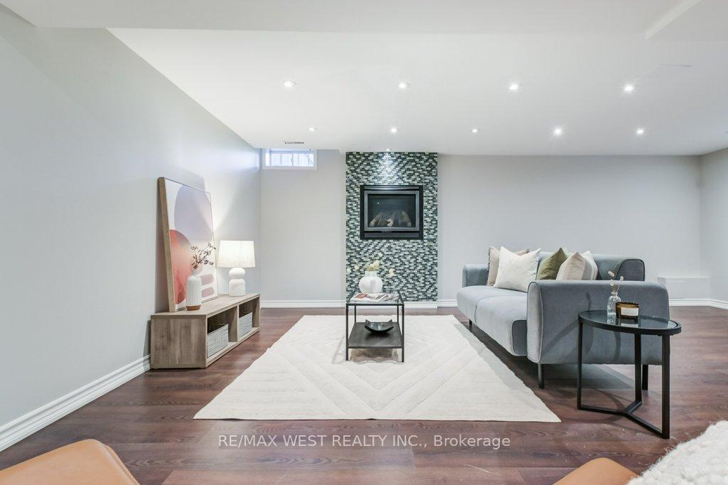 Photo 36 of 31 Watkins Glen Crescent, Aurora, Bayview Wellington — HOMEH