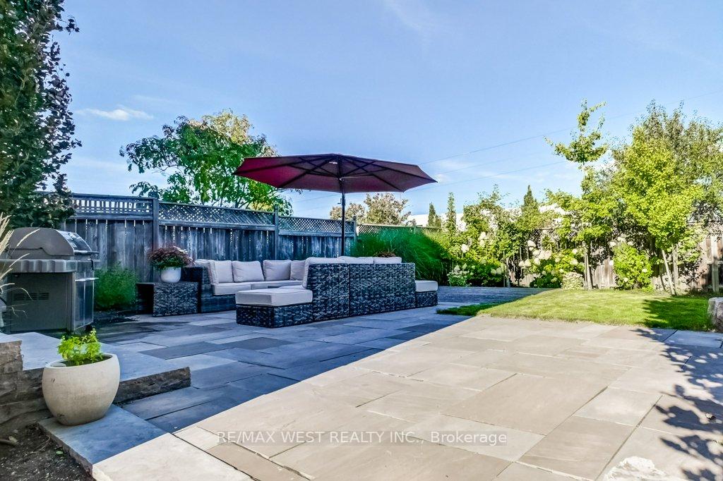 Photo 40 of 31 Watkins Glen Crescent, Aurora, Bayview Wellington — HOMEH