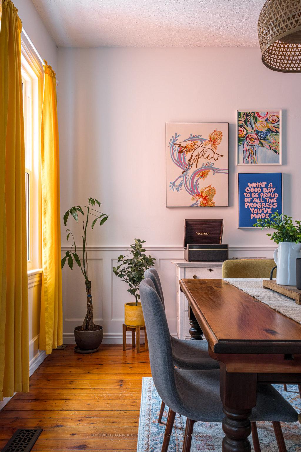 Photo 13 of 52 Emerald Street N, Hamilton, Landsdale — HOMEH