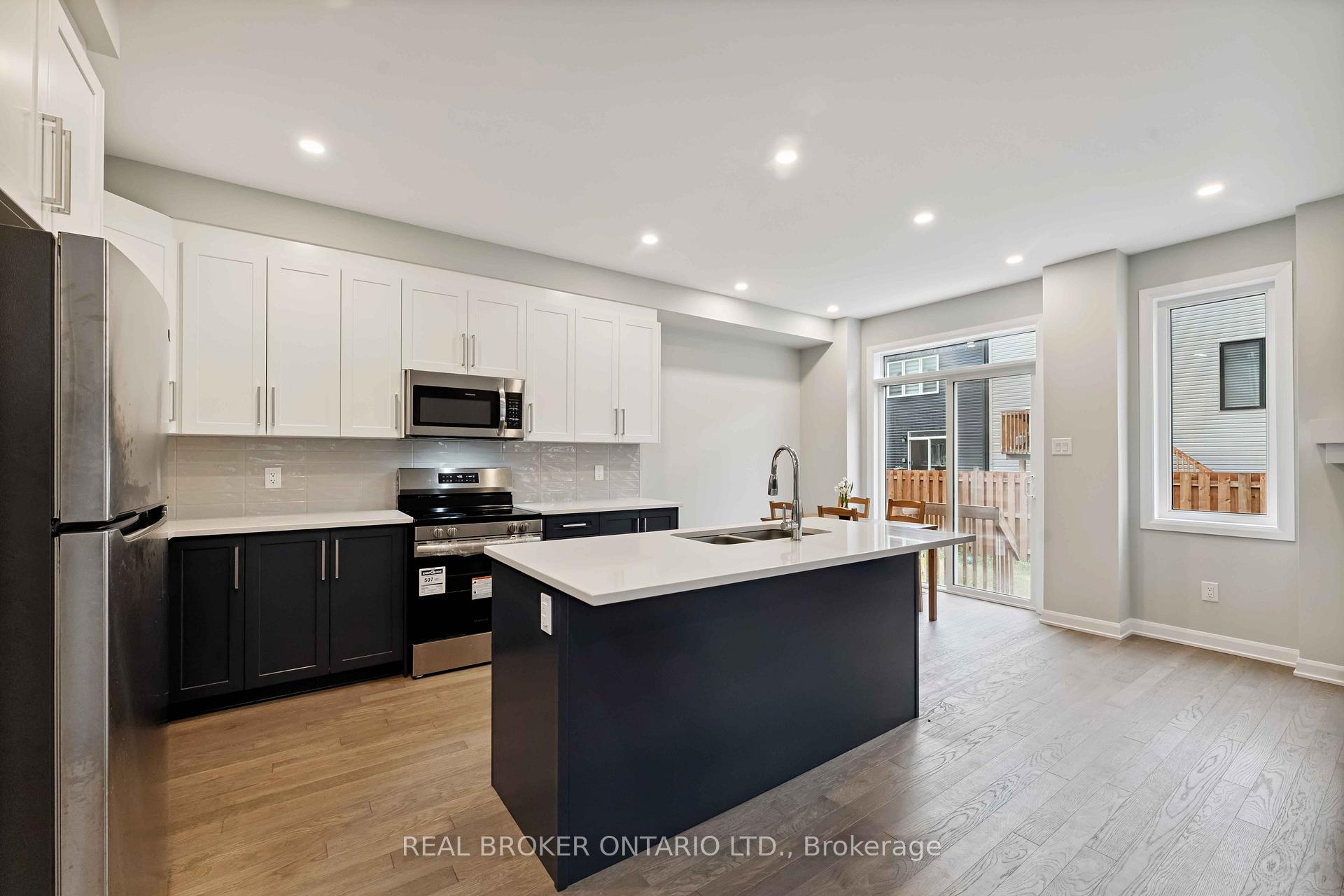 Photo 7 of 242 Tullaghan Heights, Ottawa, Barrhaven - Half Moon Bay — HOMEH