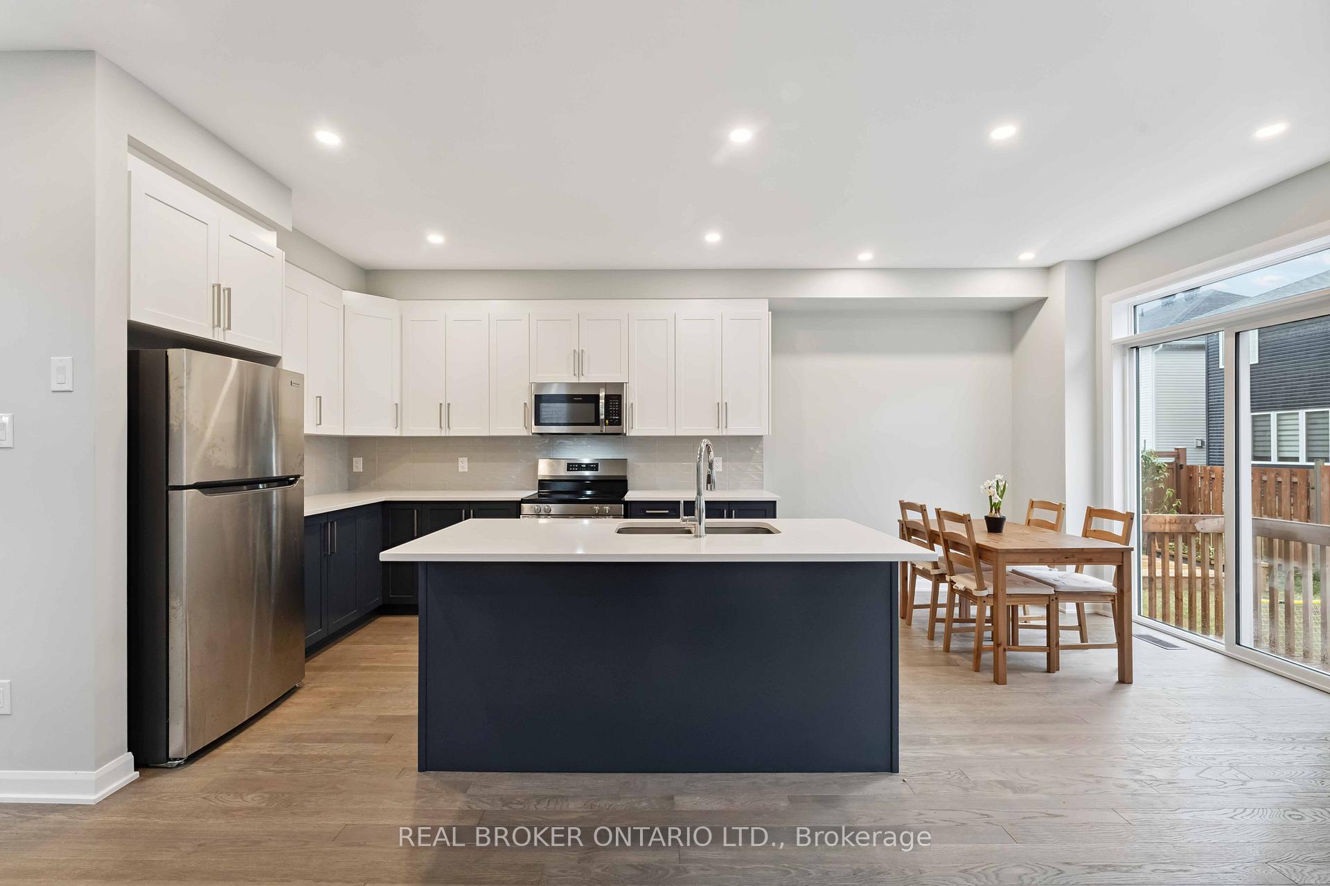 Photo 9 of 242 Tullaghan Heights, Ottawa, Barrhaven - Half Moon Bay — HOMEH
