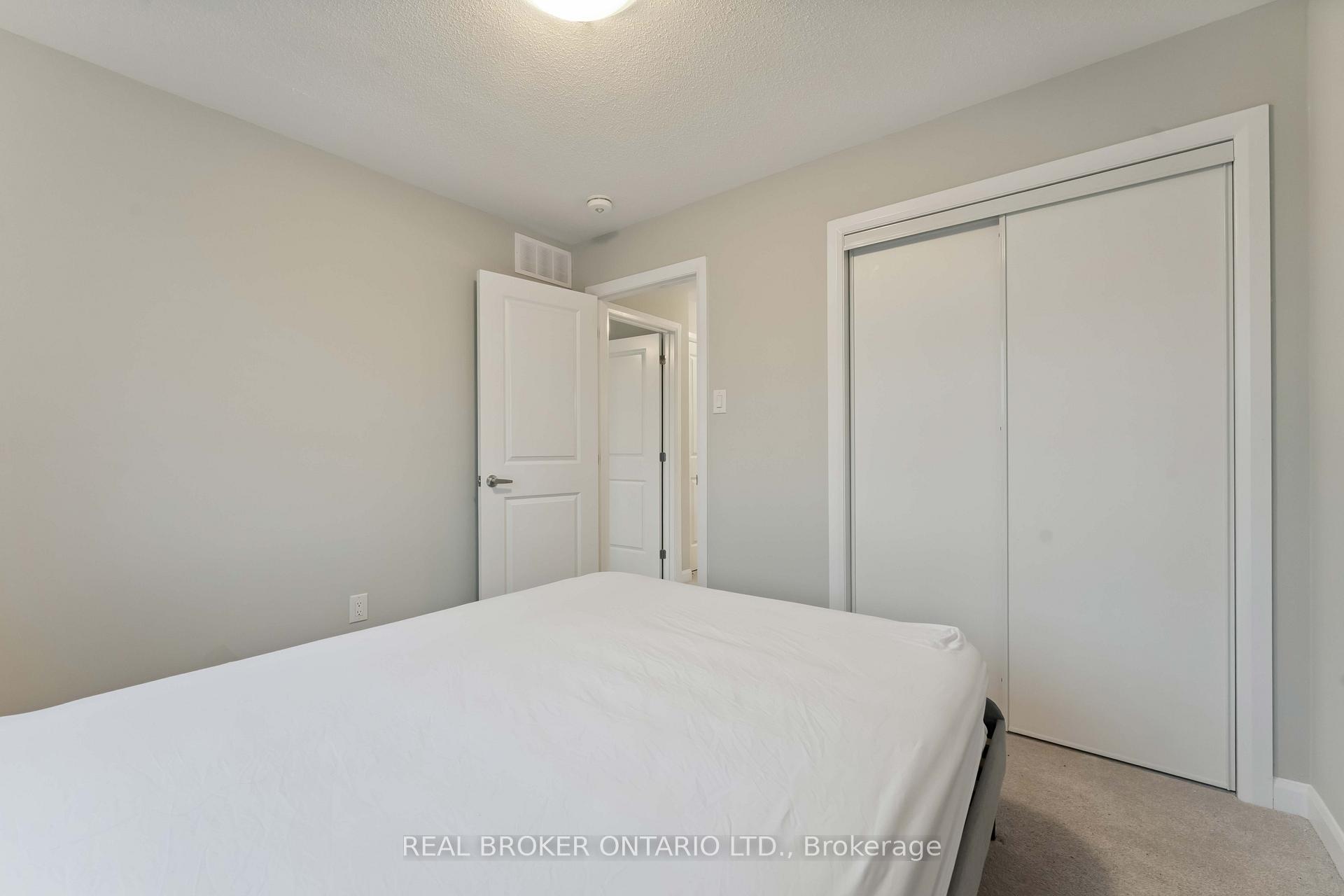 Photo 32 of 242 Tullaghan Heights, Ottawa, Barrhaven - Half Moon Bay — HOMEH