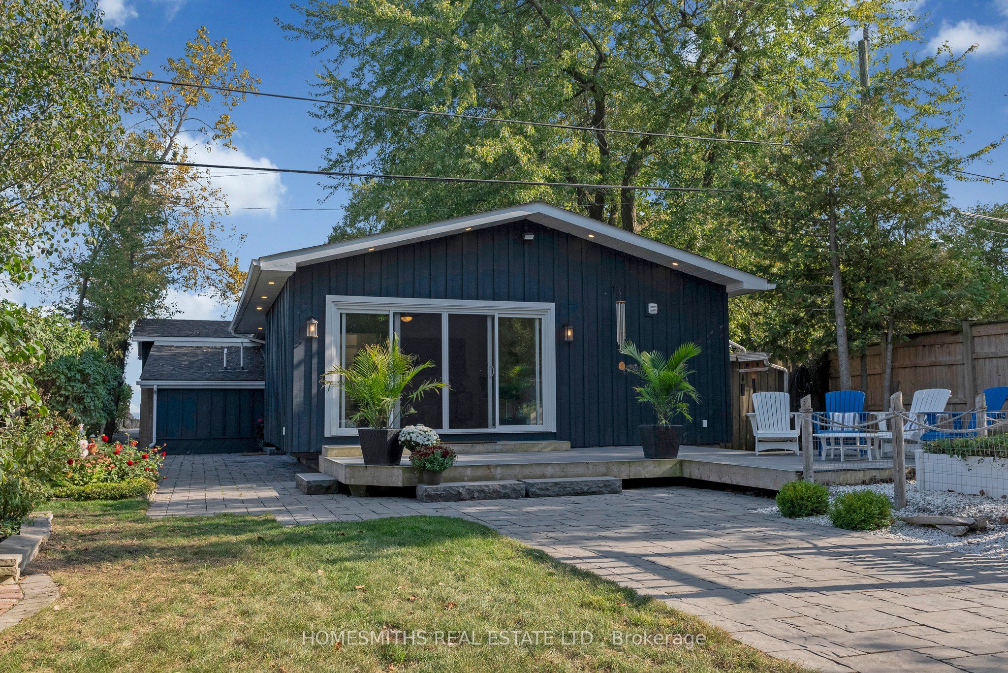 Photo 4 of 141 Cedar Crest Beach Road, Clarington, Bowmanville — HOMEH