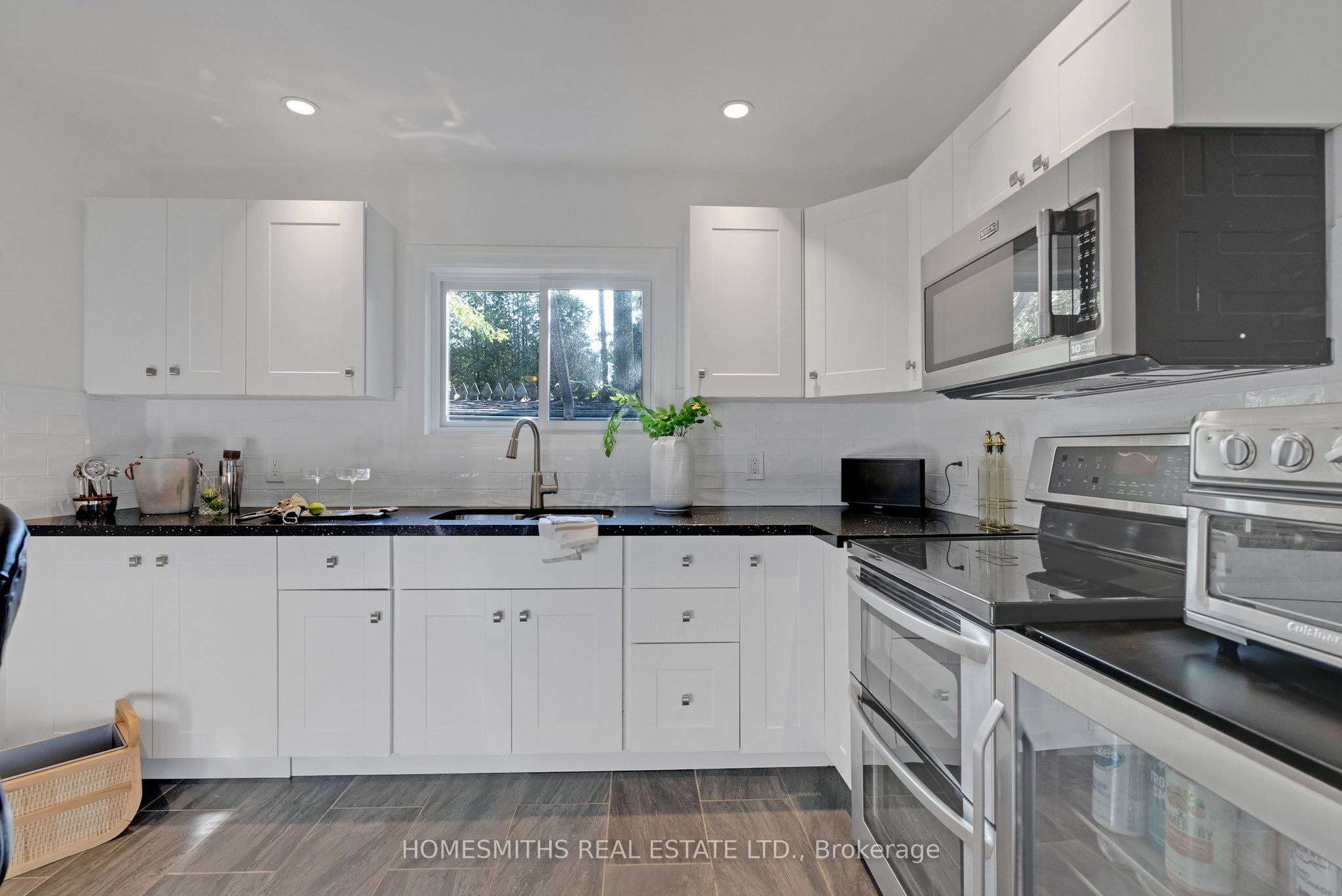 Photo 36 of 141 Cedar Crest Beach Road, Clarington, Bowmanville — HOMEH