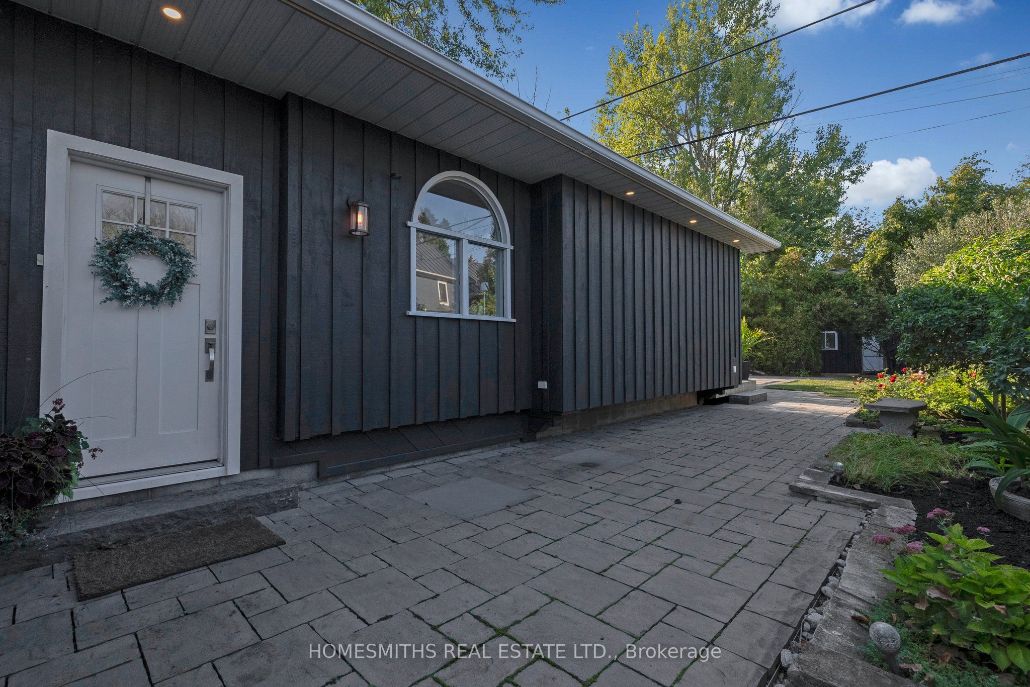 Photo 6 of 141 Cedar Crest Beach Road, Clarington, Bowmanville — HOMEH