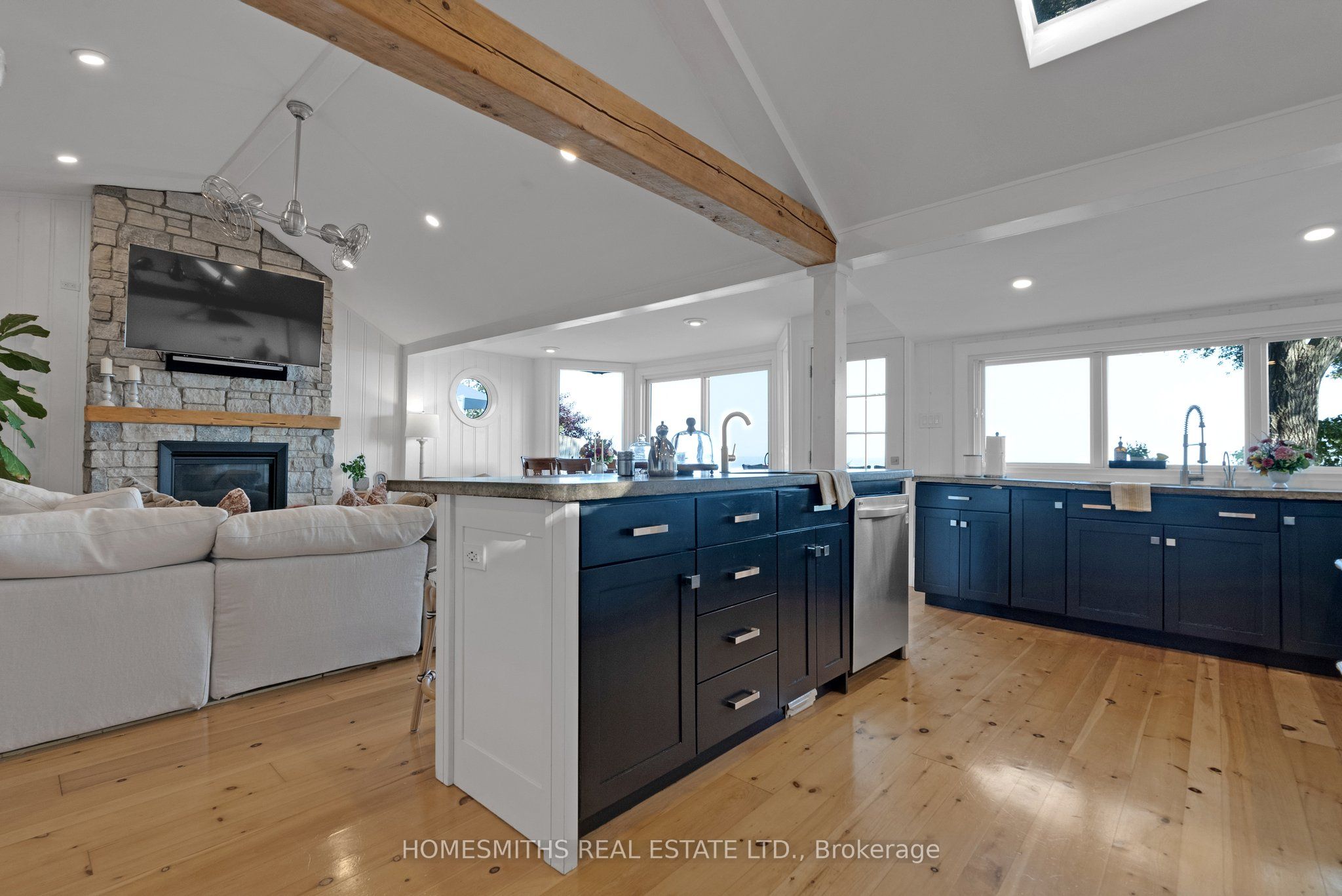 Photo 19 of 141 Cedar Crest Beach Road, Clarington, Bowmanville — HOMEH