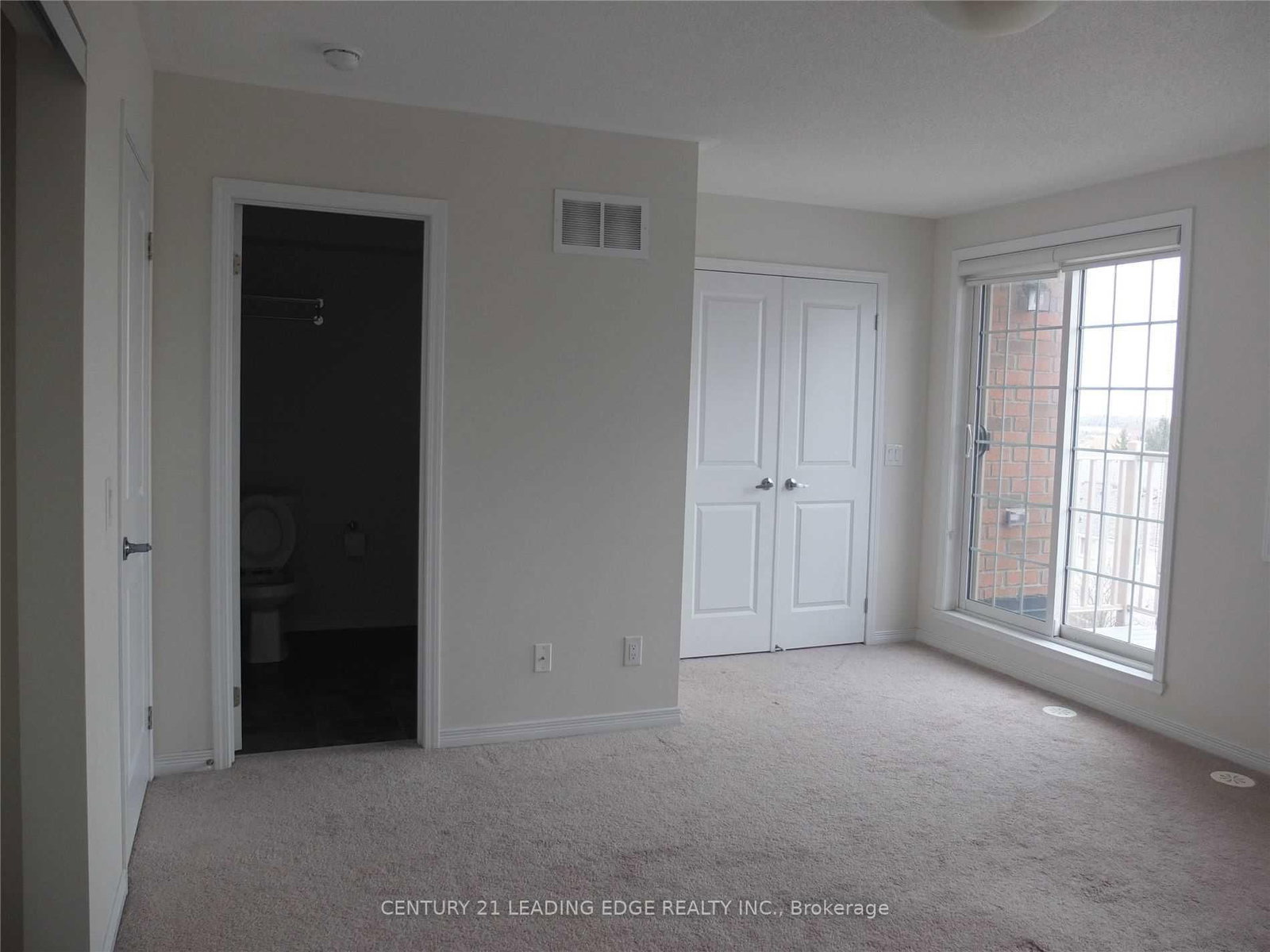 Photo 4 of 105 Silverwood Ave, Richmond Hill, Devonsleigh — HOMEH