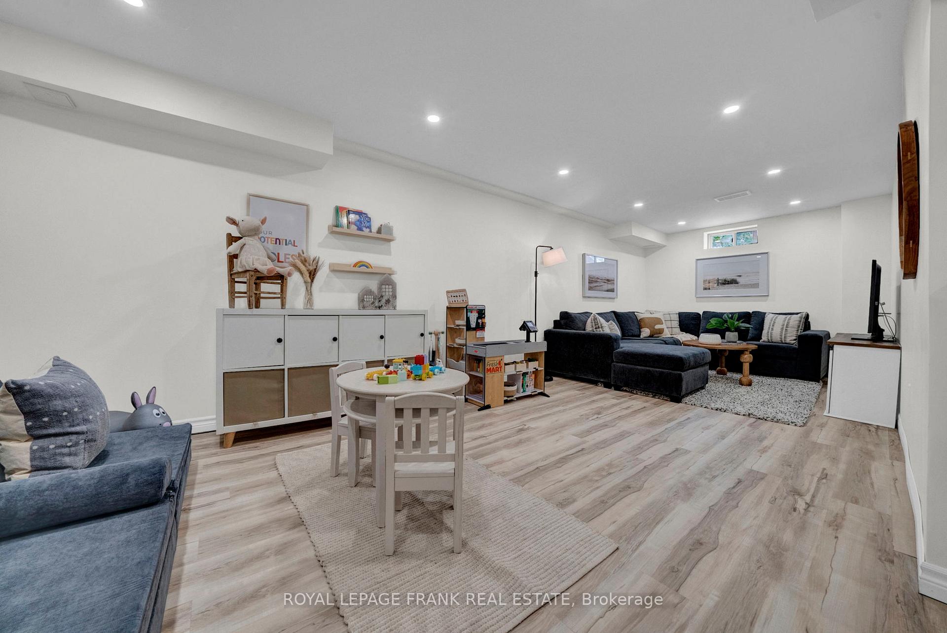 Photo 15 of 51 McMann Crescent, Clarington, Courtice — HOMEH