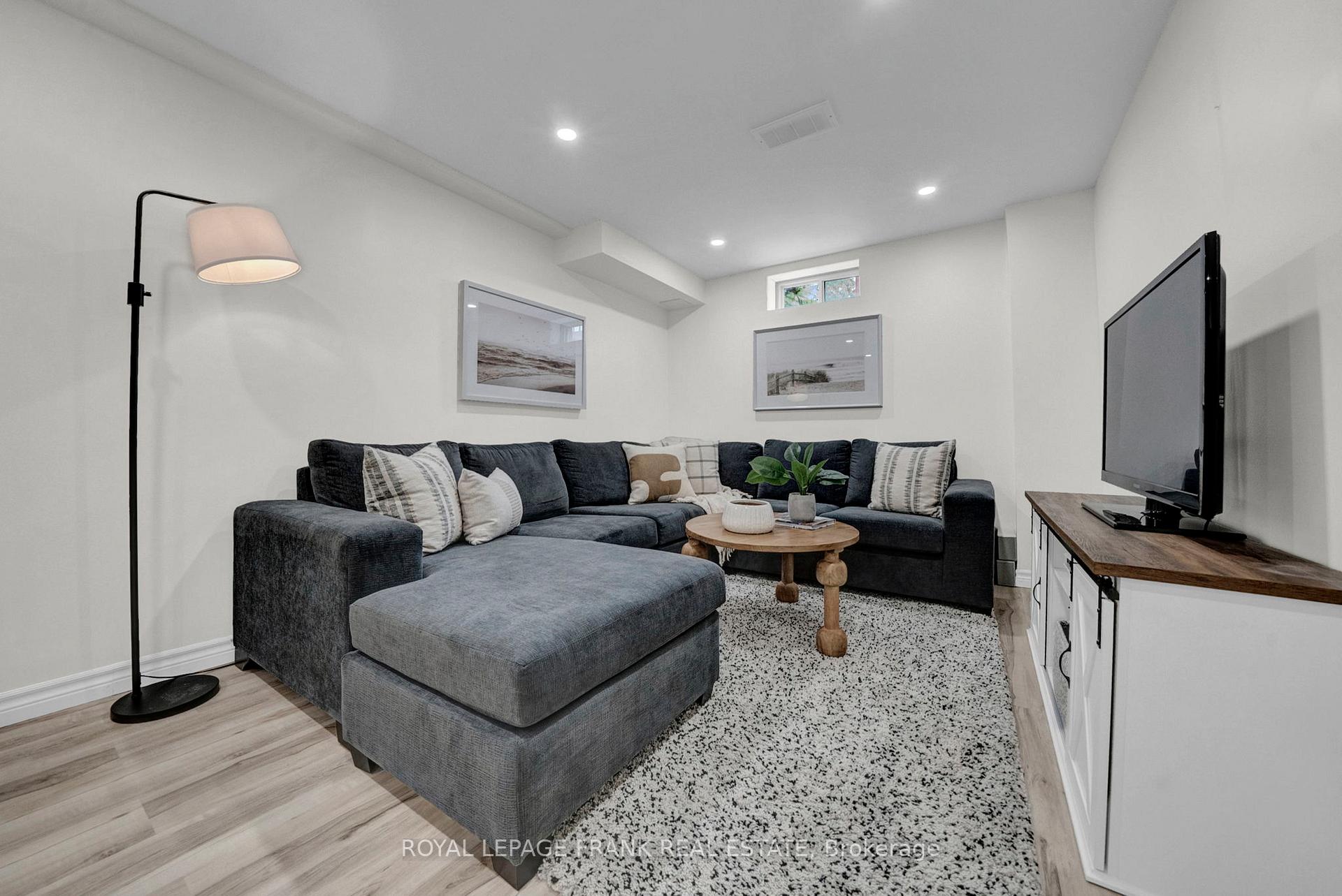 Photo 17 of 51 McMann Crescent, Clarington, Courtice — HOMEH