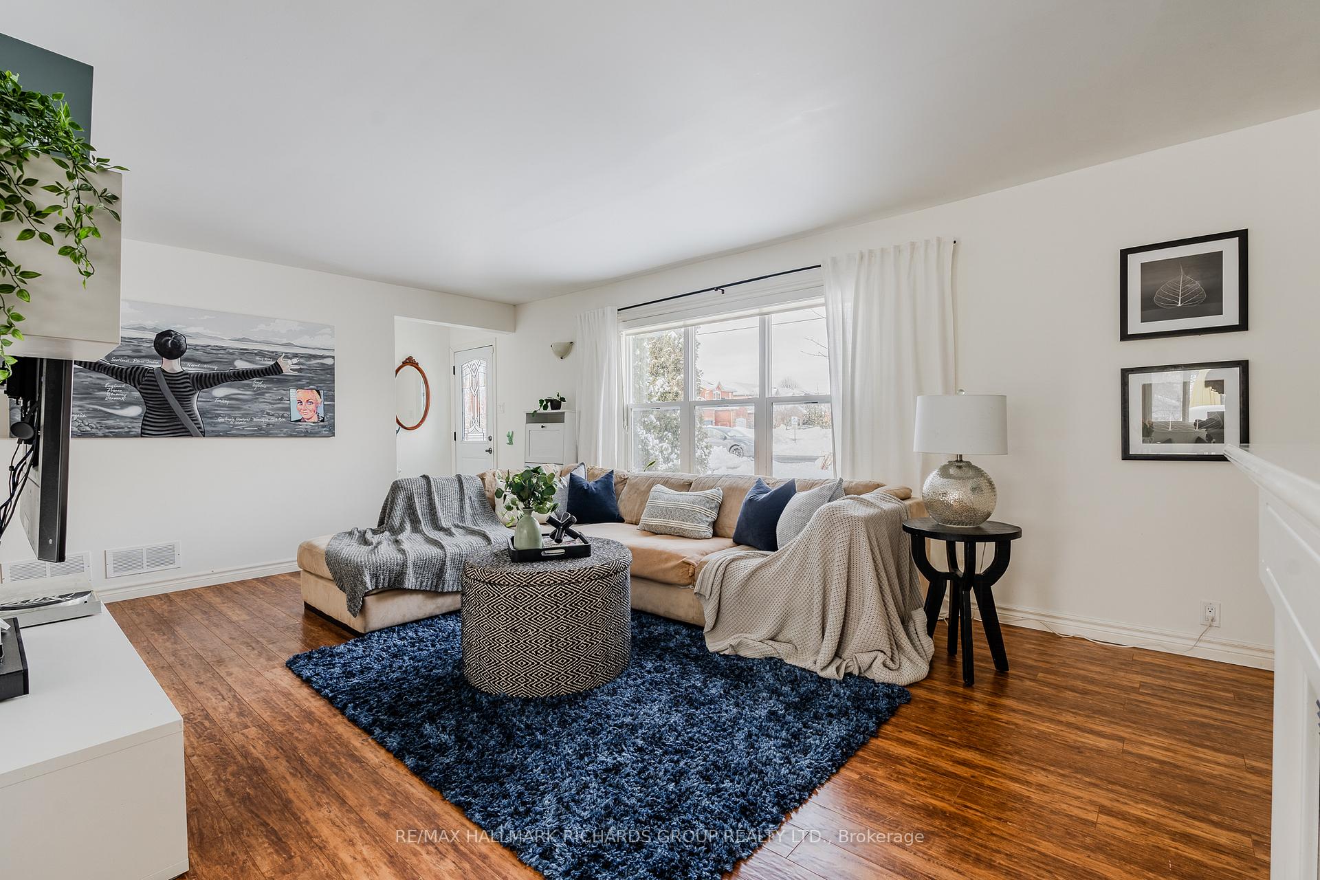 Photo 4 of 167 Gwendolyn Boulevard, Georgina, Keswick North — HOMEH