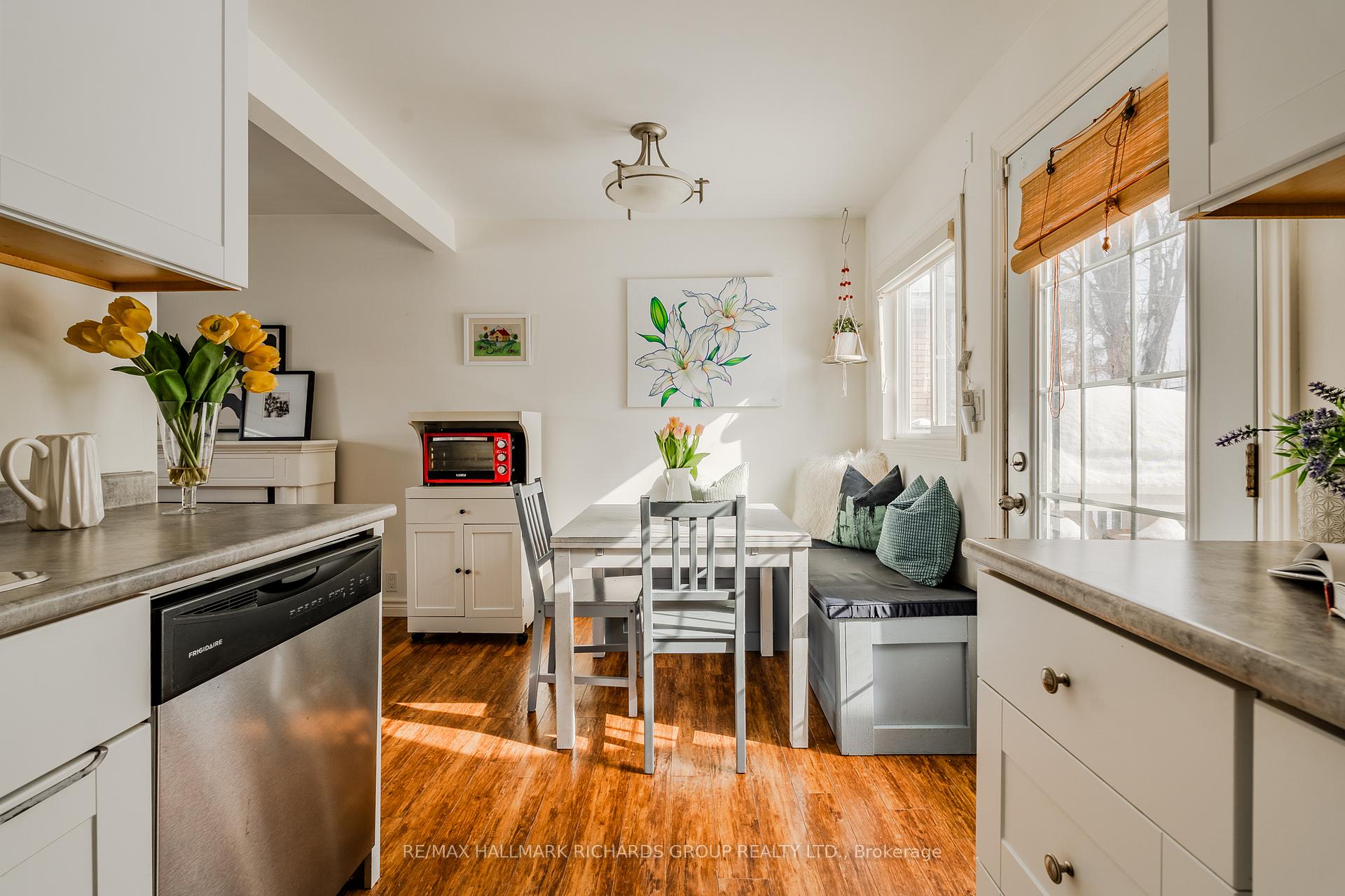 Photo 8 of 167 Gwendolyn Boulevard, Georgina, Keswick North — HOMEH