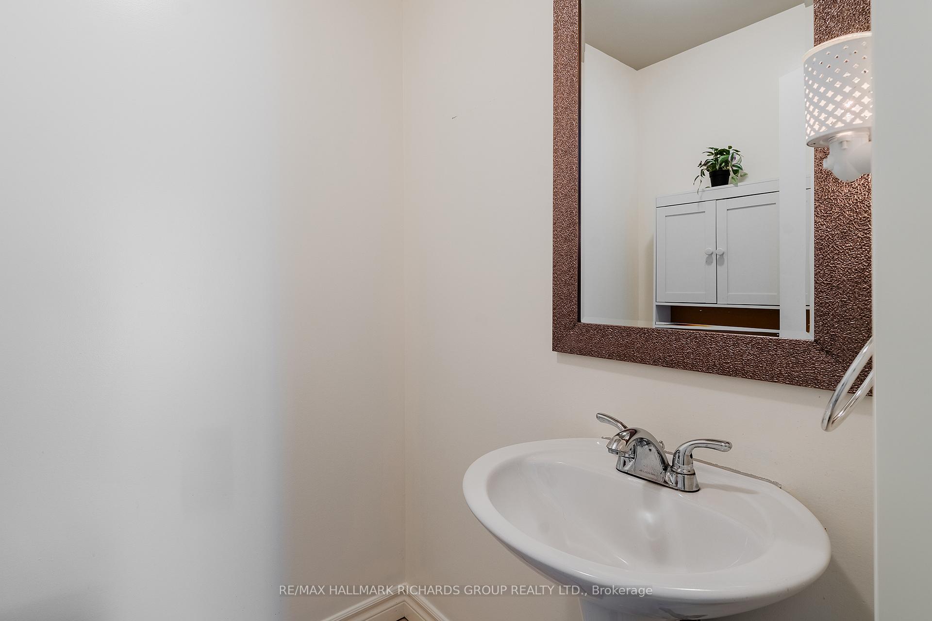 Photo 17 of 167 Gwendolyn Boulevard, Georgina, Keswick North — HOMEH