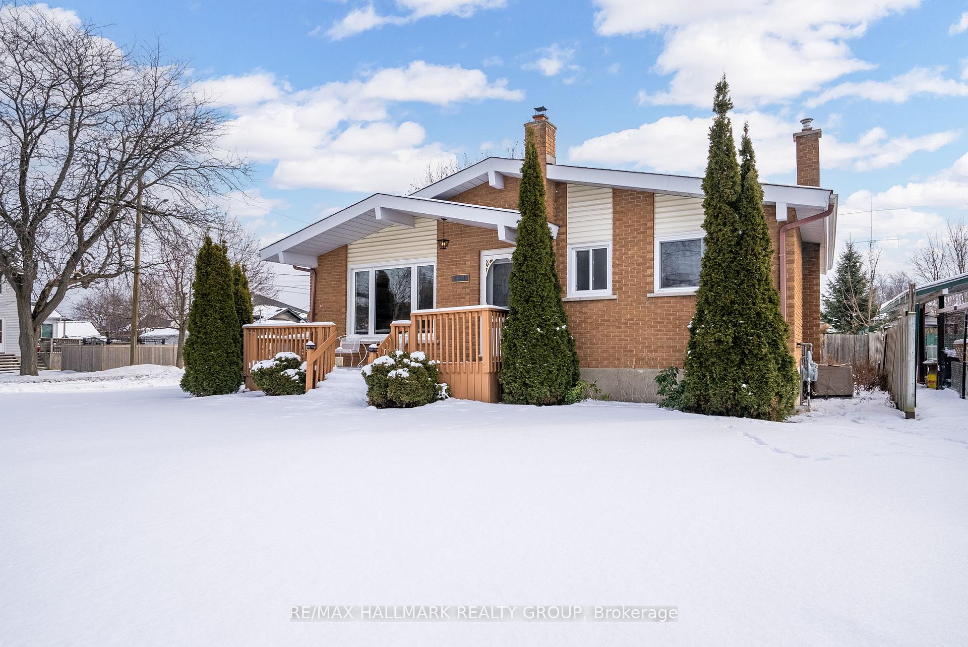 Photo 3 of 1407 Walton Street, Cornwall — HOMEH