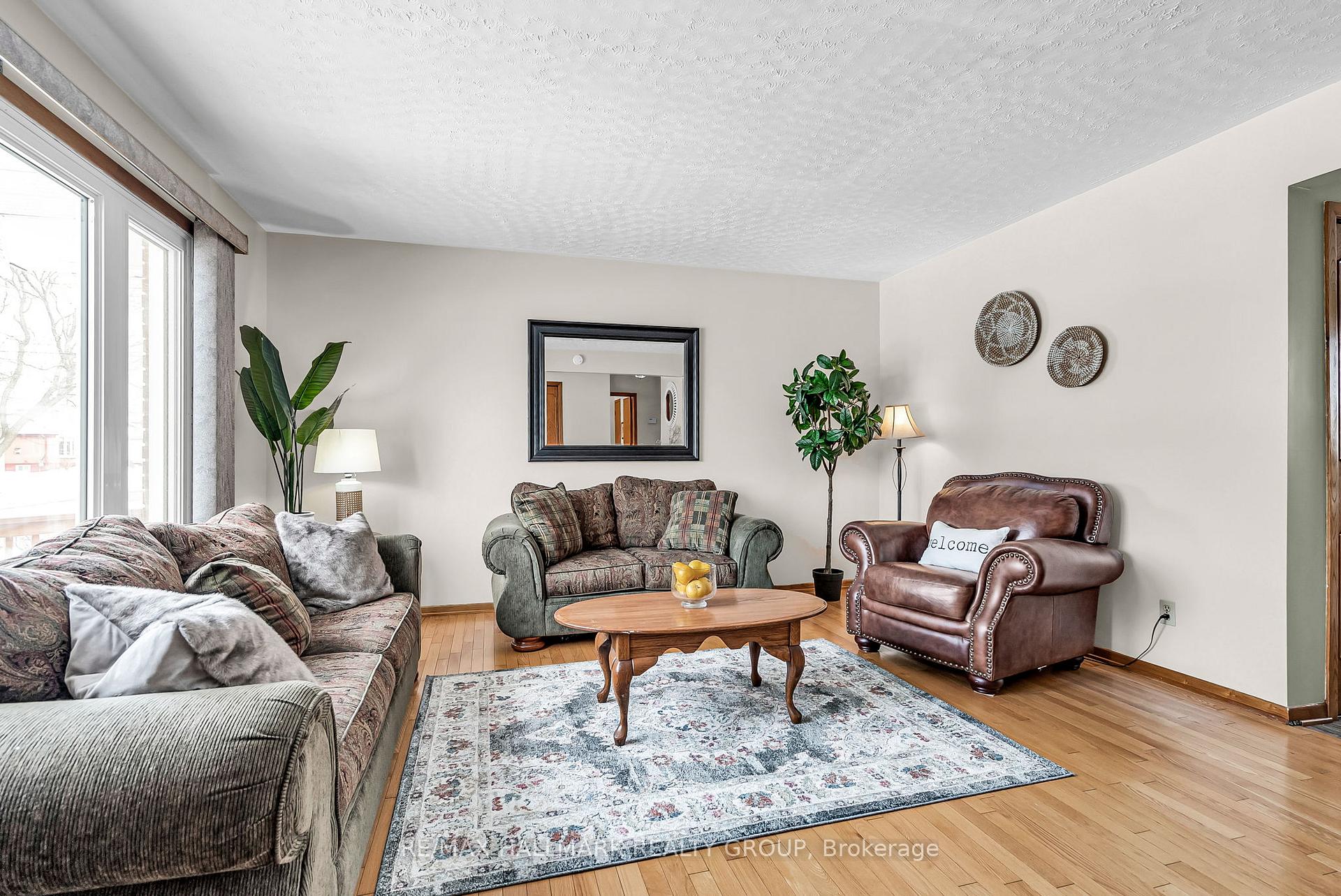 Photo 6 of 1407 Walton Street, Cornwall — HOMEH
