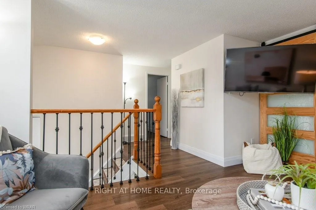 Photo 10 of 554 halberstadt Circle, Cambridge, Preston Heights — HOMEH
