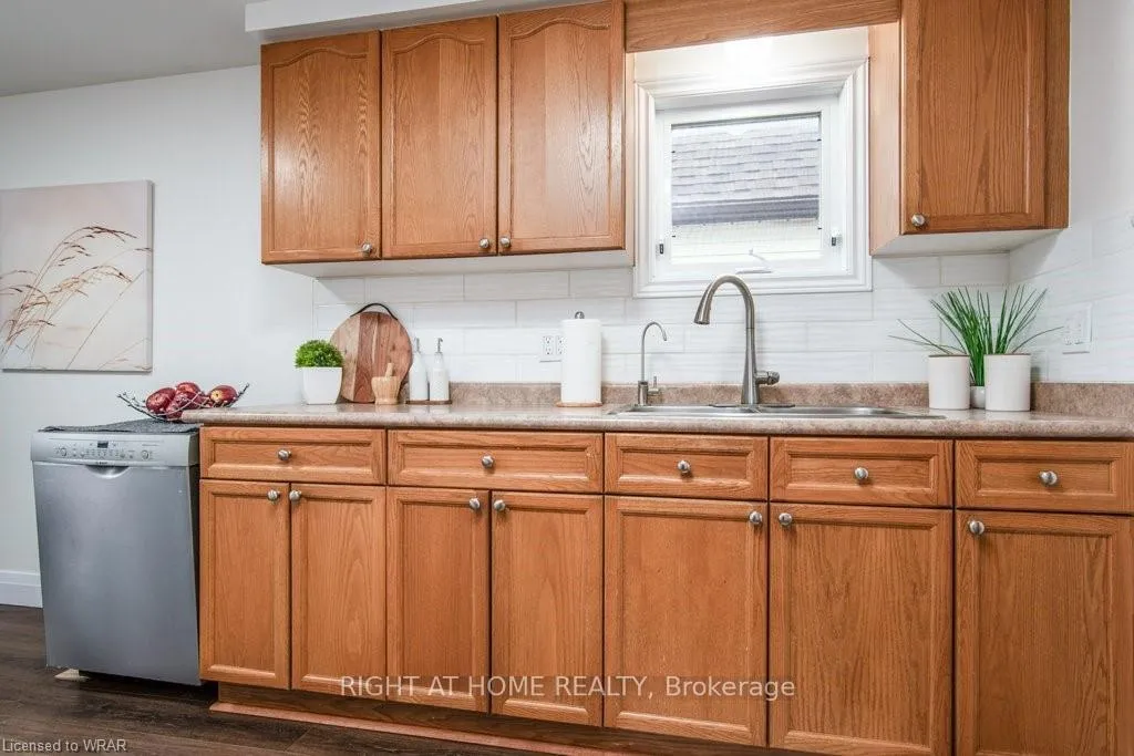 Photo 14 of 554 halberstadt Circle, Cambridge, Preston Heights — HOMEH