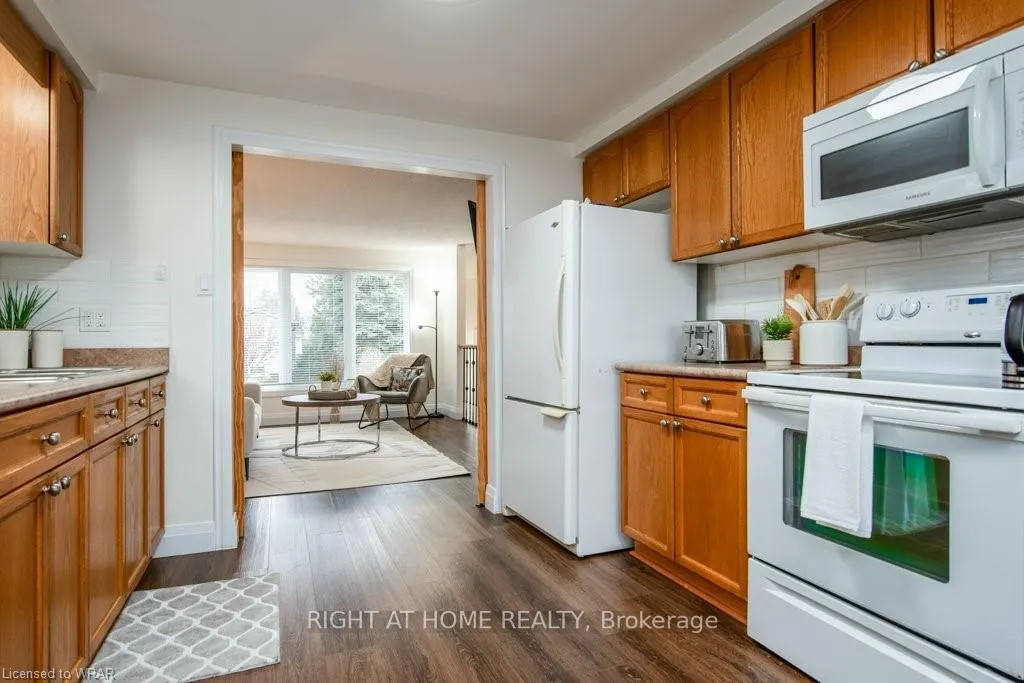 Photo 16 of 554 halberstadt Circle, Cambridge, Preston Heights — HOMEH