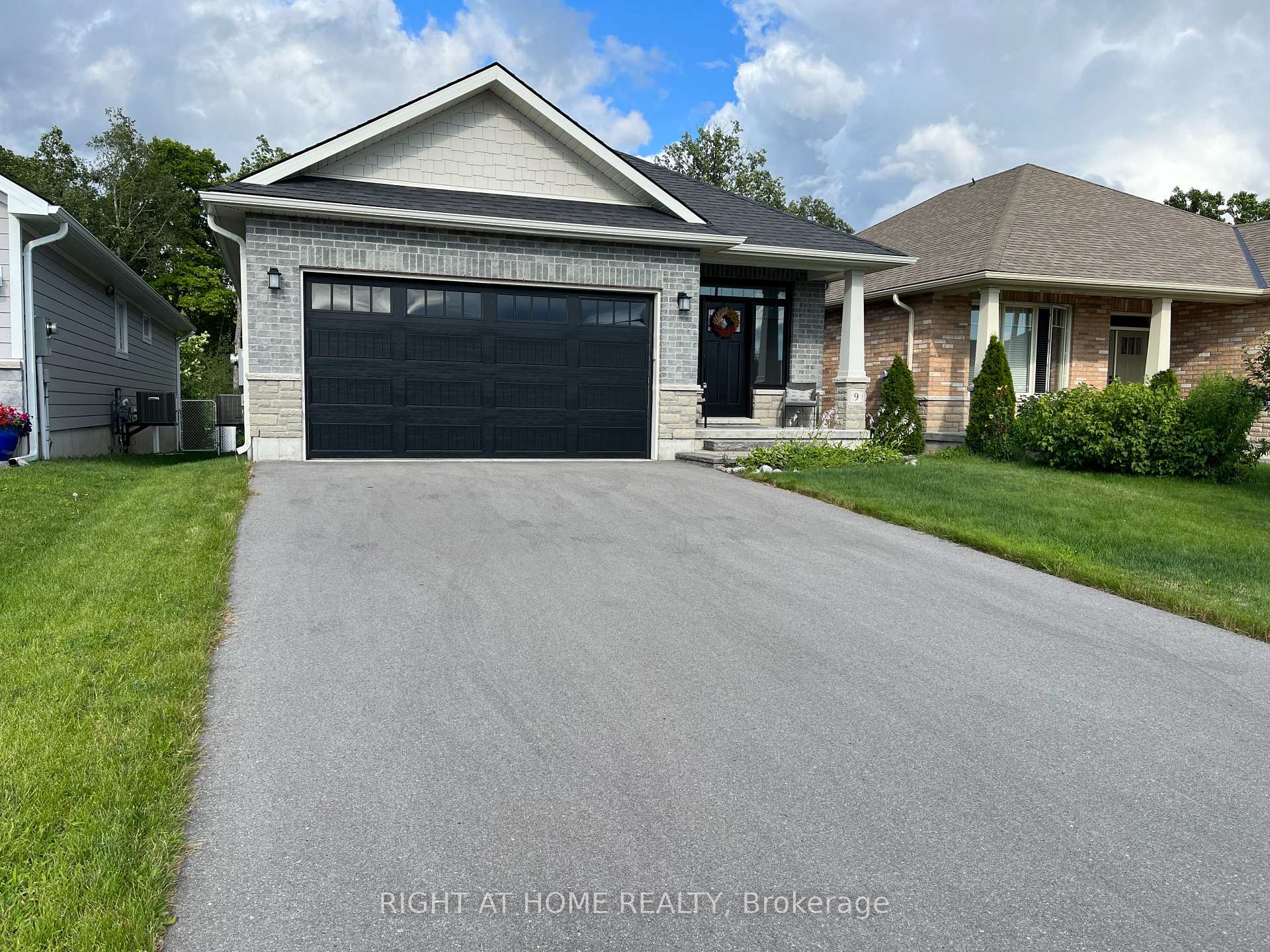 Photo 1 of 9 Mercedes Drive, Belleville, Belleville Ward — HOMEH