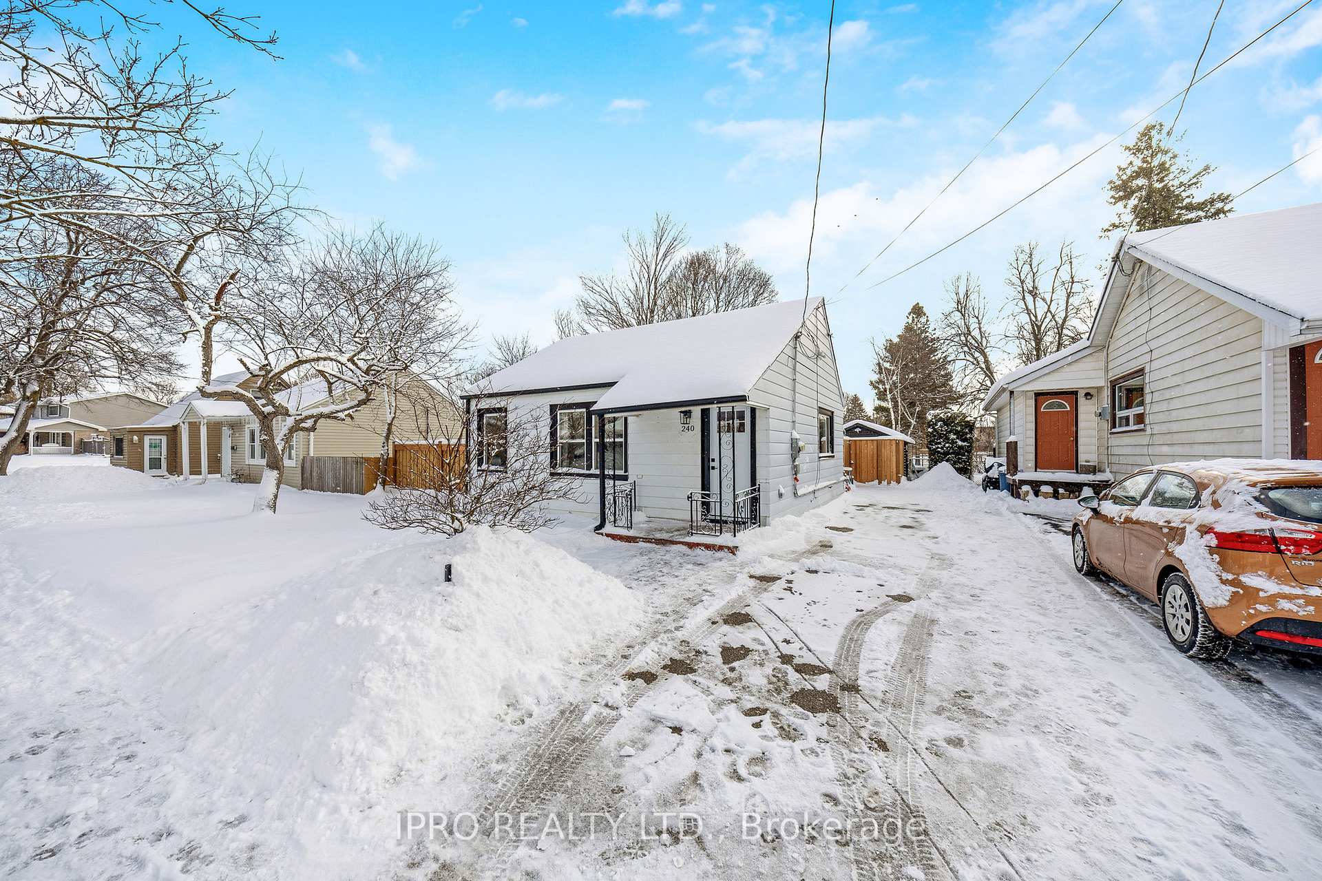 Photo 2 of 240 McDonald Boulevard, Halton Hills, Acton — HOMEH