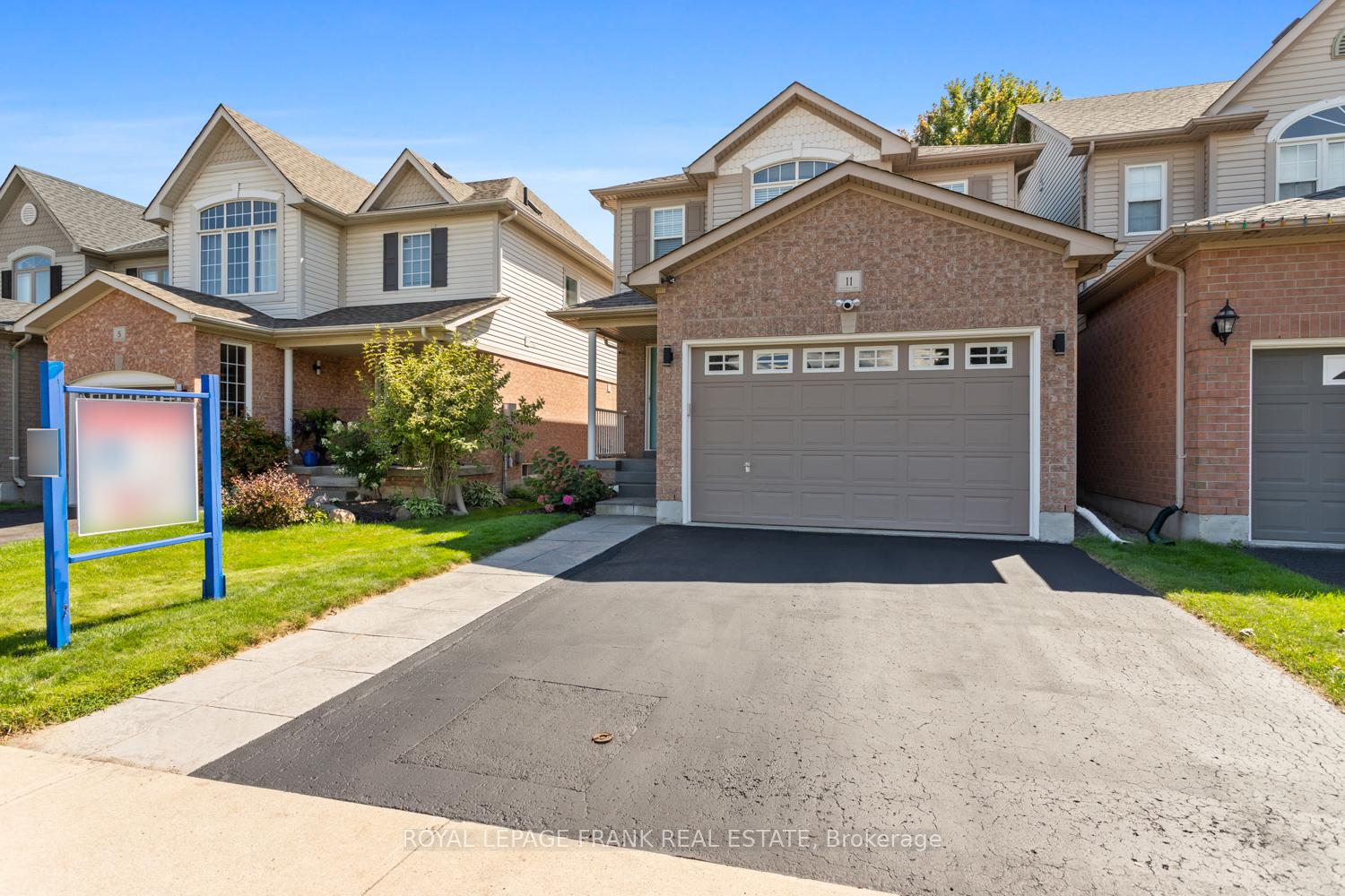 Photo 3 of 11 Staples Avenue, Clarington, Courtice — HOMEH