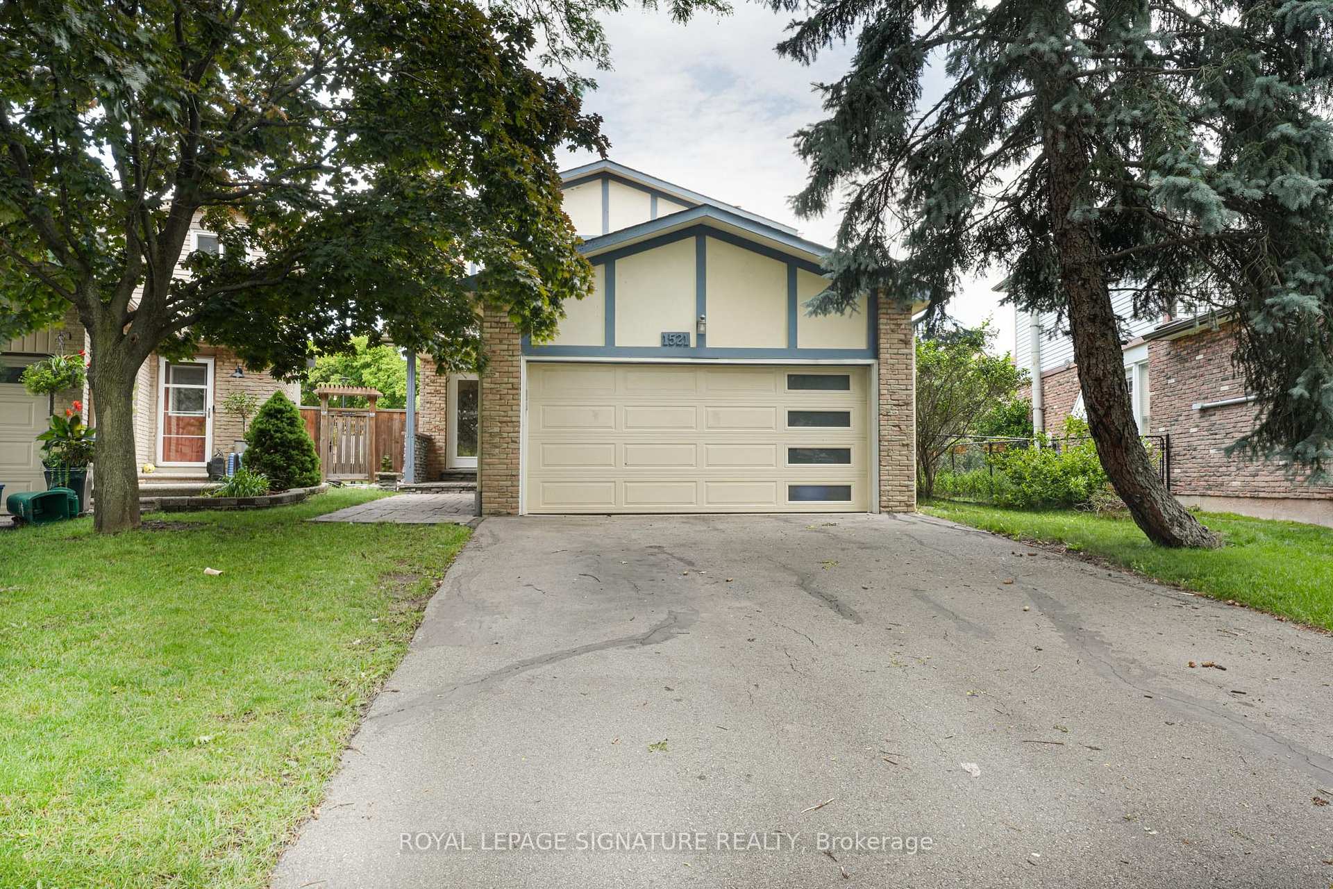Photo 1 of 1521 Ealing Court, Oakville, Falgarwood — HOMEH