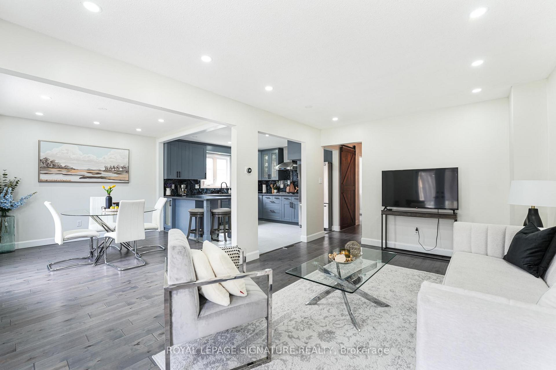 Photo 9 of 1521 Ealing Court, Oakville, Falgarwood — HOMEH