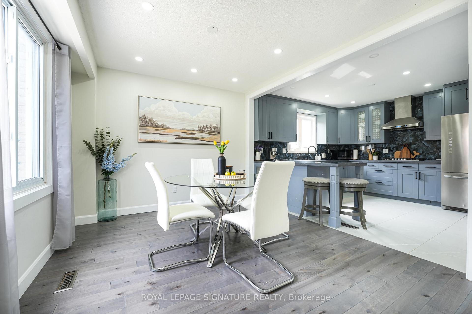 Photo 11 of 1521 Ealing Court, Oakville, Falgarwood — HOMEH