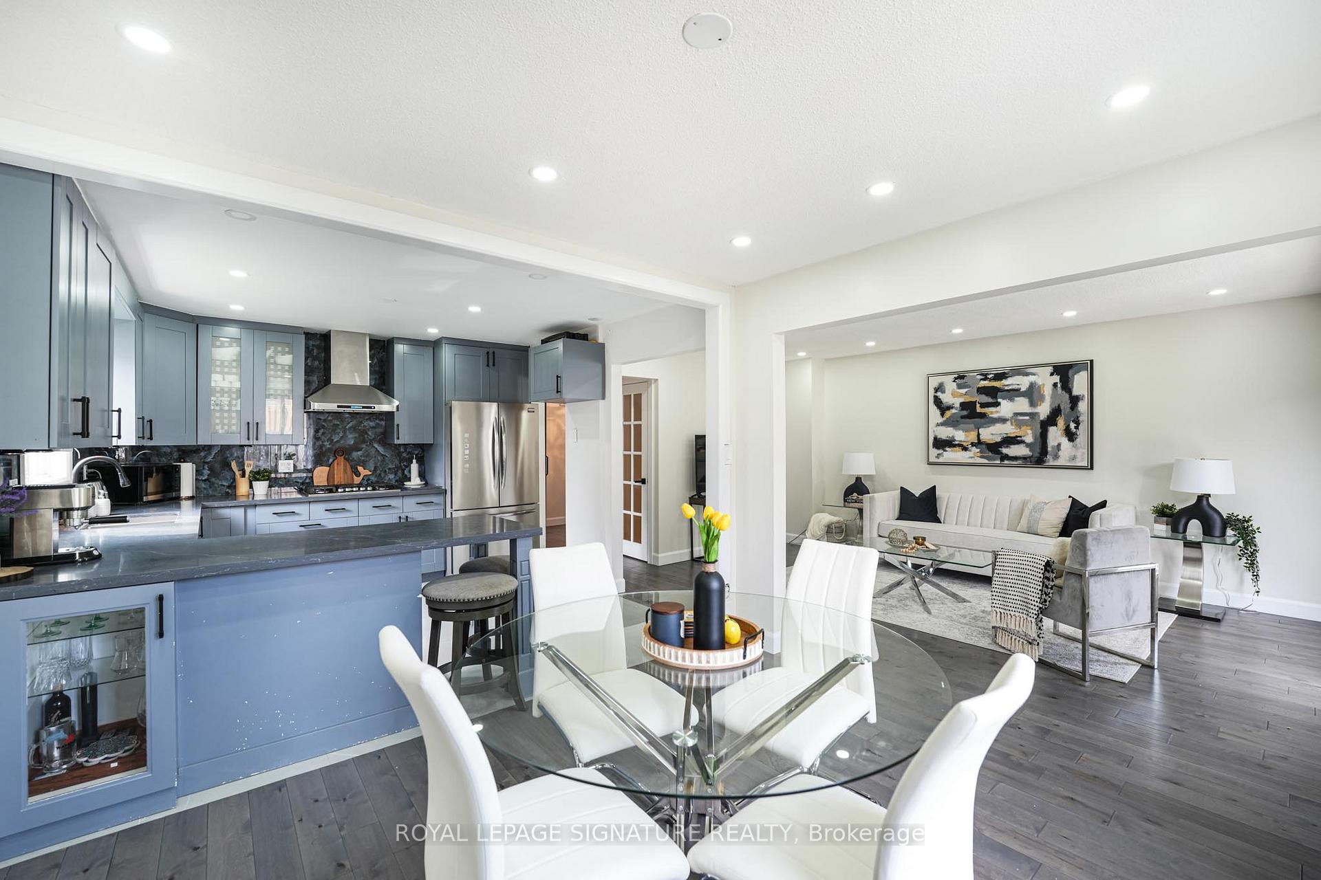 Photo 12 of 1521 Ealing Court, Oakville, Falgarwood — HOMEH