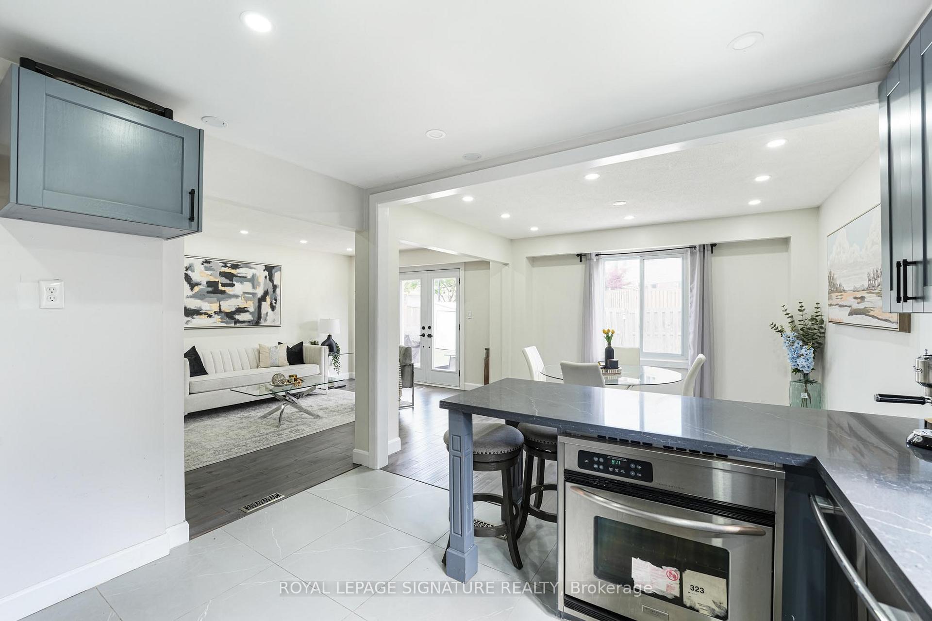 Photo 15 of 1521 Ealing Court, Oakville, Falgarwood — HOMEH