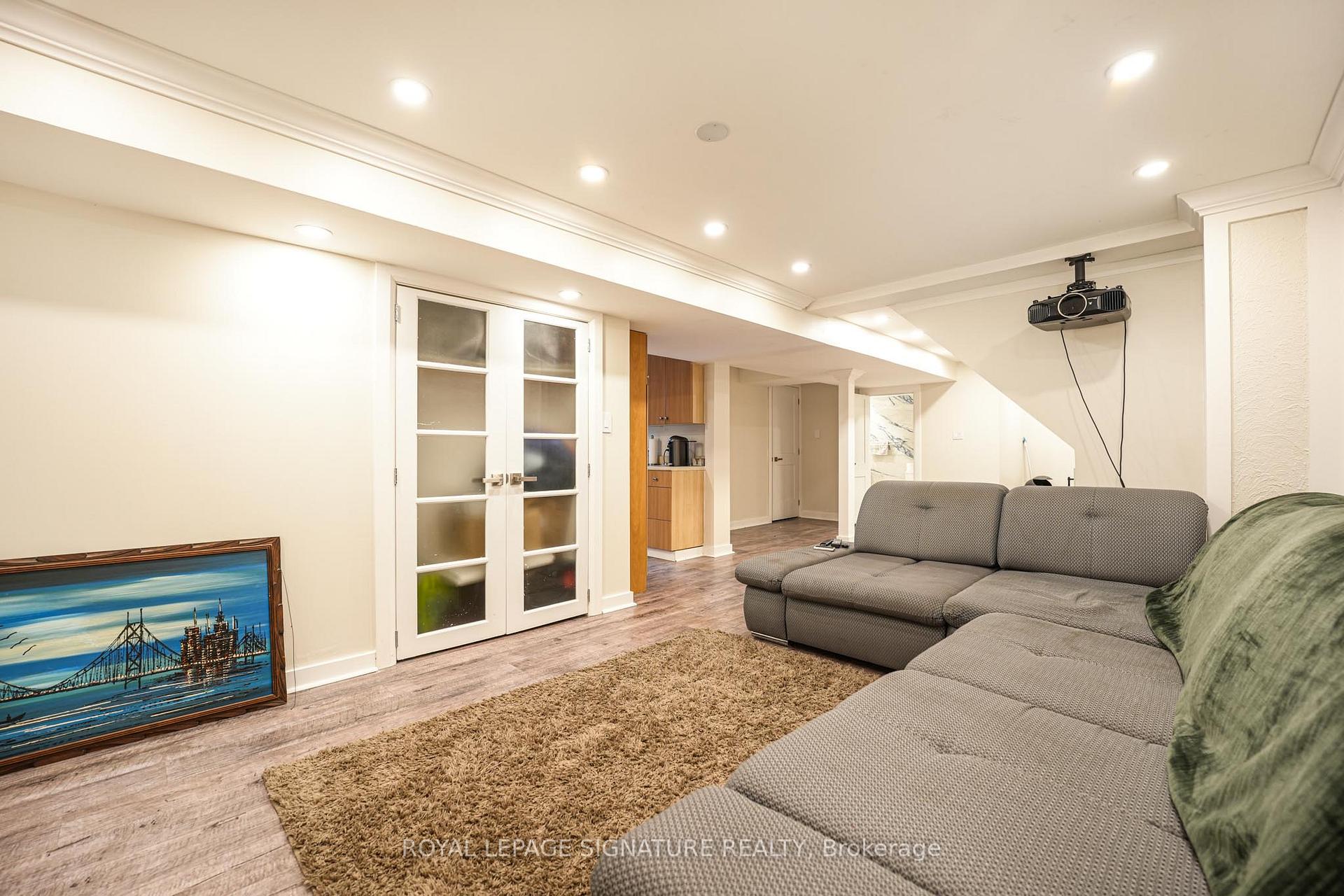 Photo 17 of 1521 Ealing Court, Oakville, Falgarwood — HOMEH