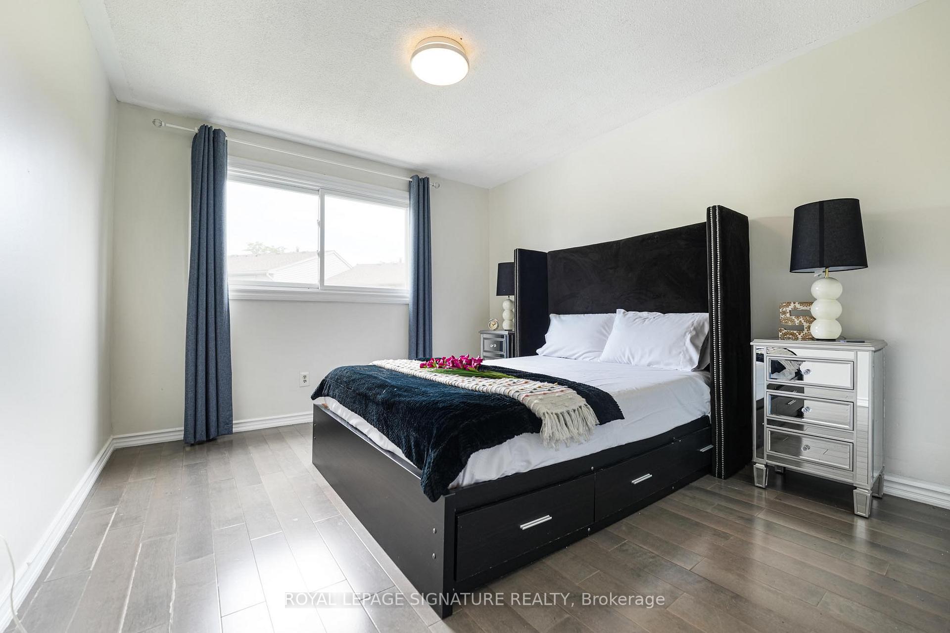Photo 23 of 1521 Ealing Court, Oakville, Falgarwood — HOMEH
