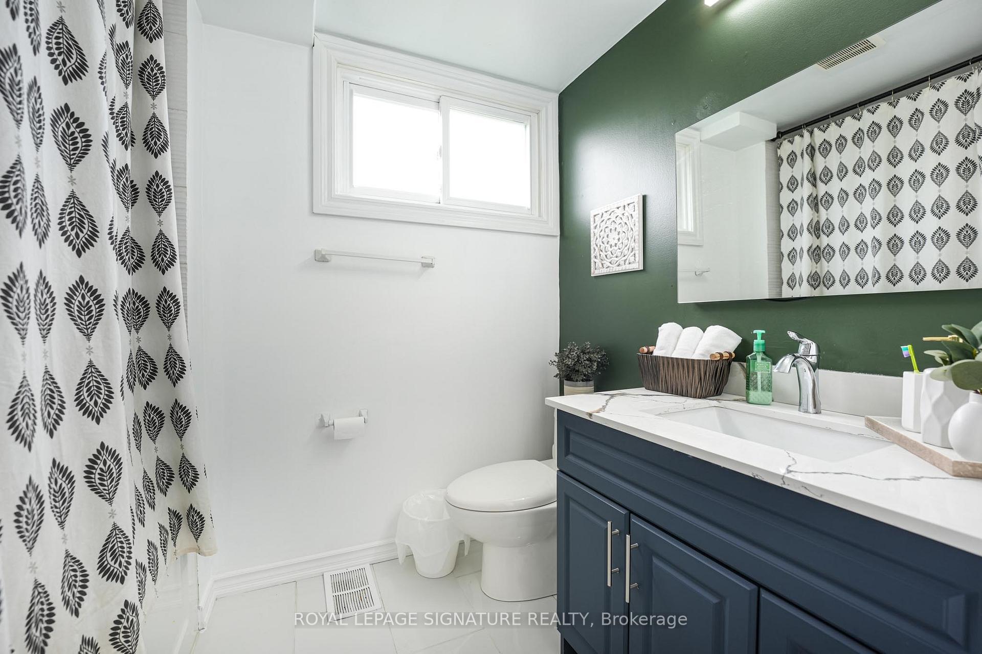 Photo 24 of 1521 Ealing Court, Oakville, Falgarwood — HOMEH