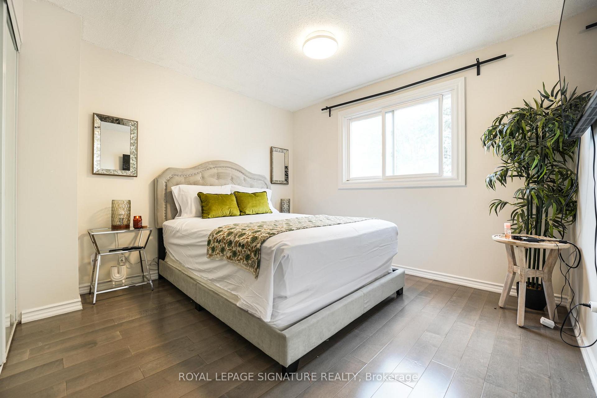 Photo 31 of 1521 Ealing Court, Oakville, Falgarwood — HOMEH